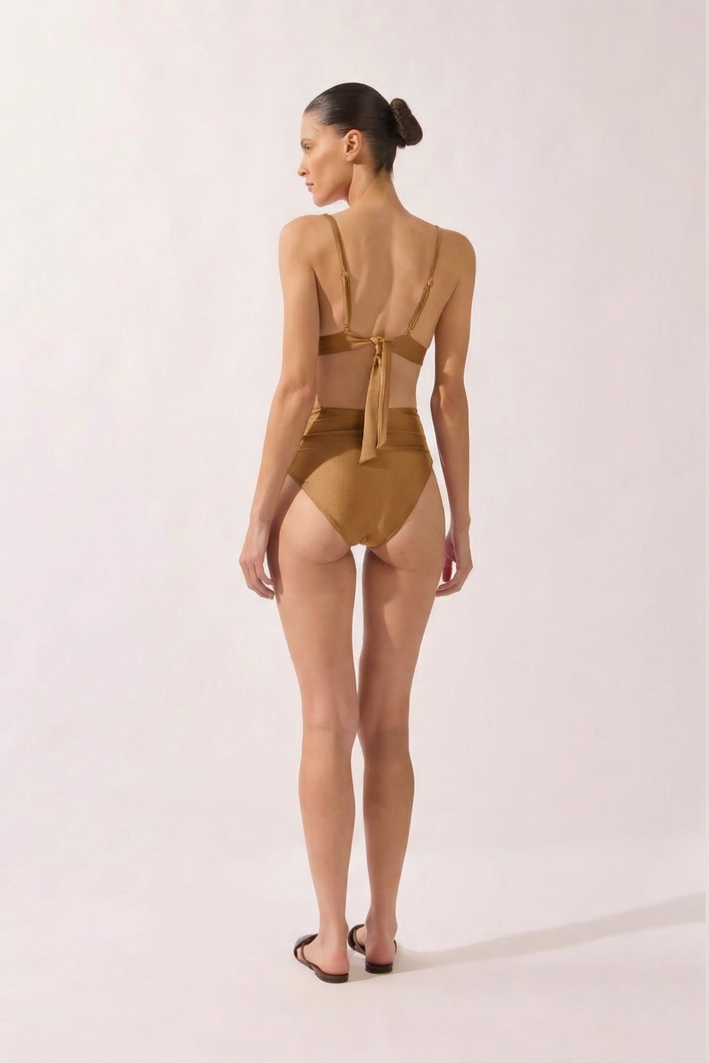 Biquini Asa Delta Detalhe Cinto Bold Noir