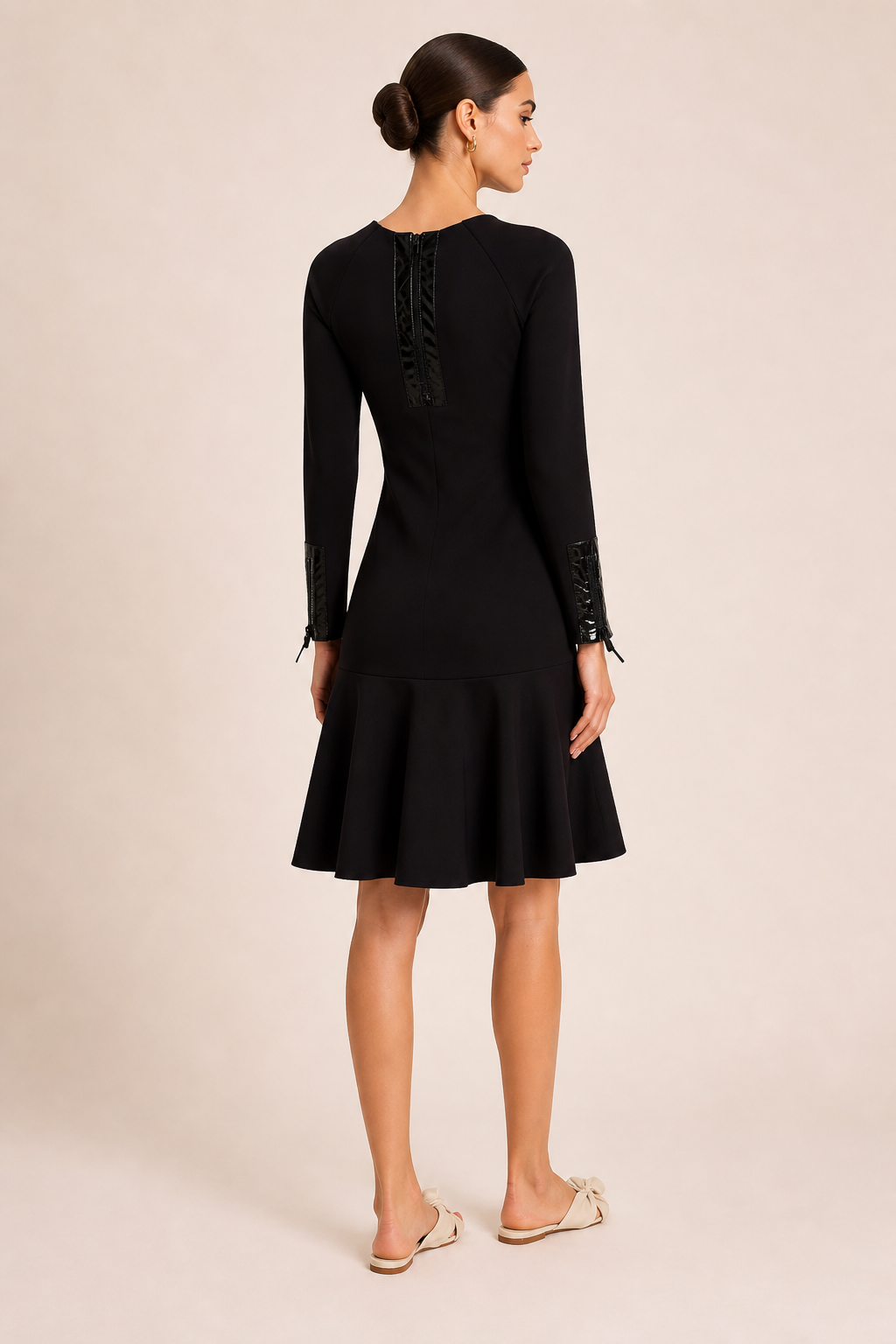 Vestido Curto Neoprene Zíper