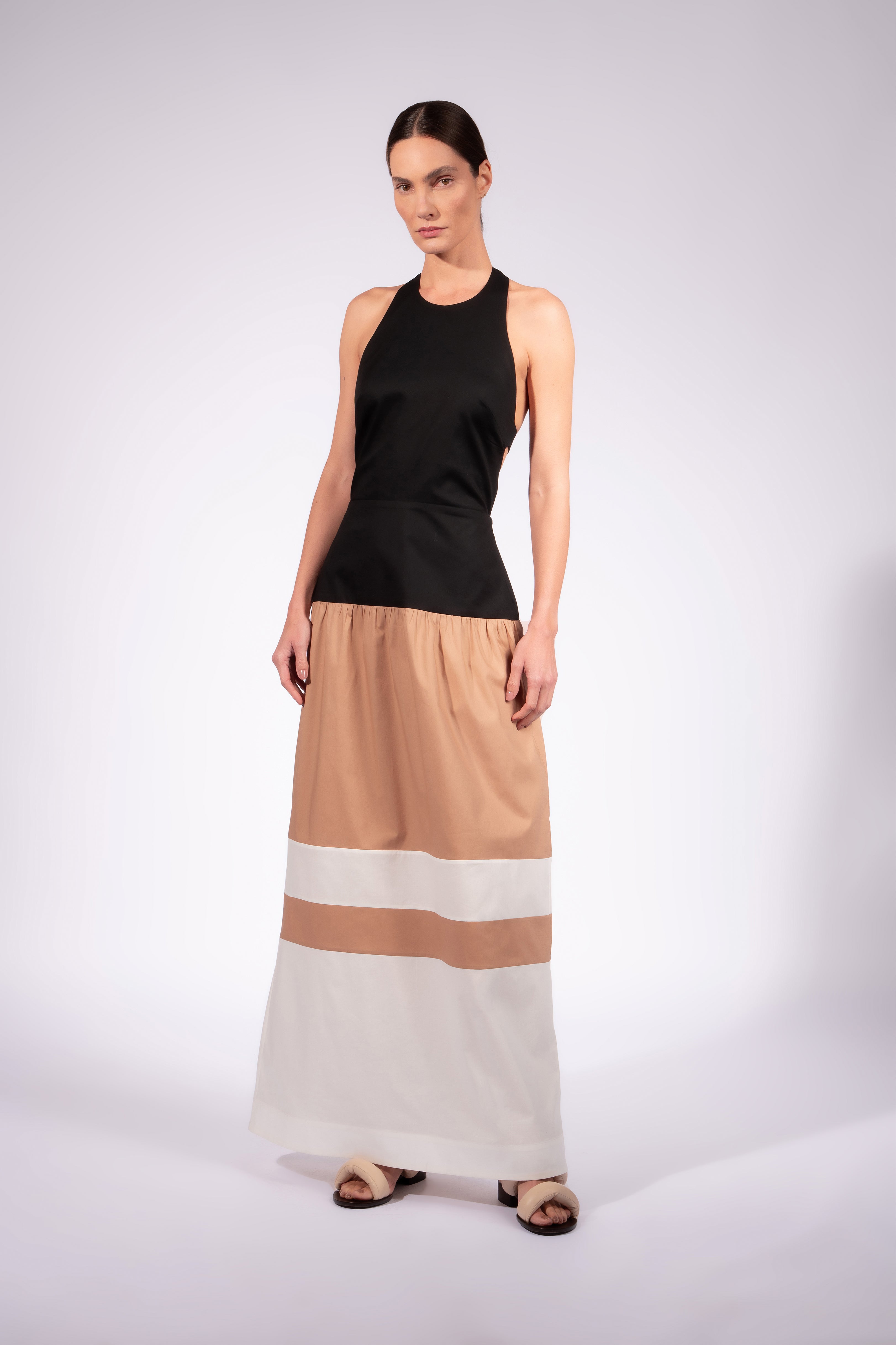 Vestido Longo Recortes Liso