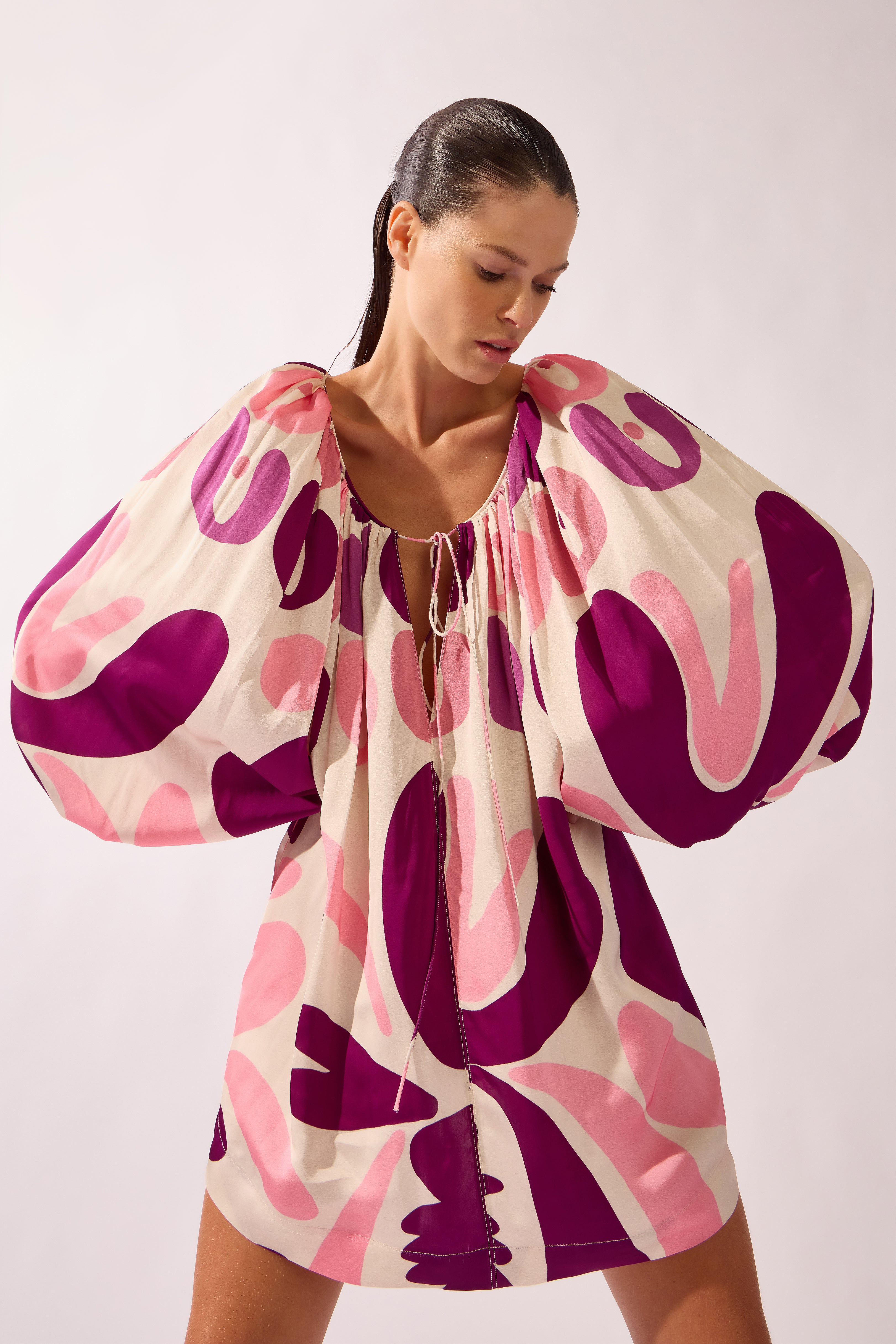 Vestido Curto Manga Bufante Bold Floral