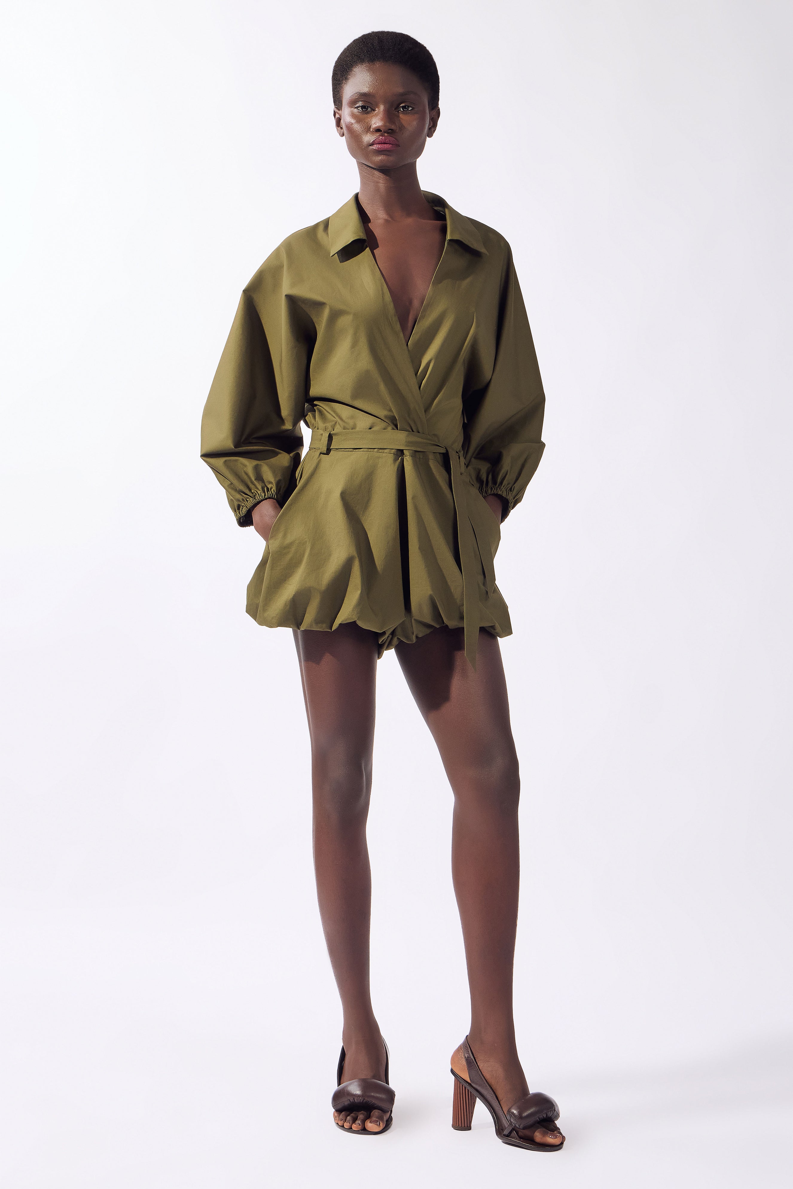 Playsuit Decote V Lina Pois Lisos