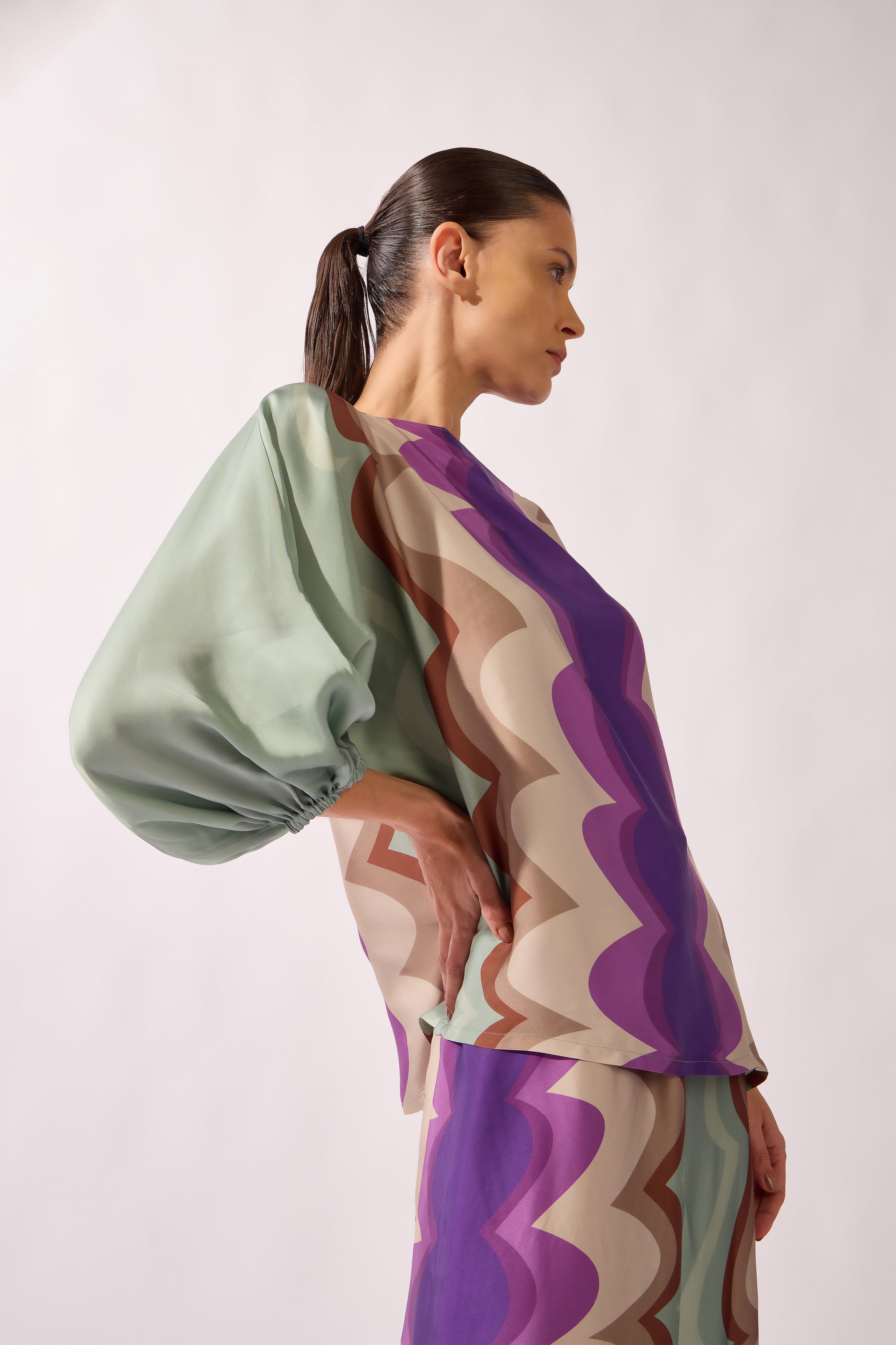 Blusa Ampla Decote Canoa Vibration