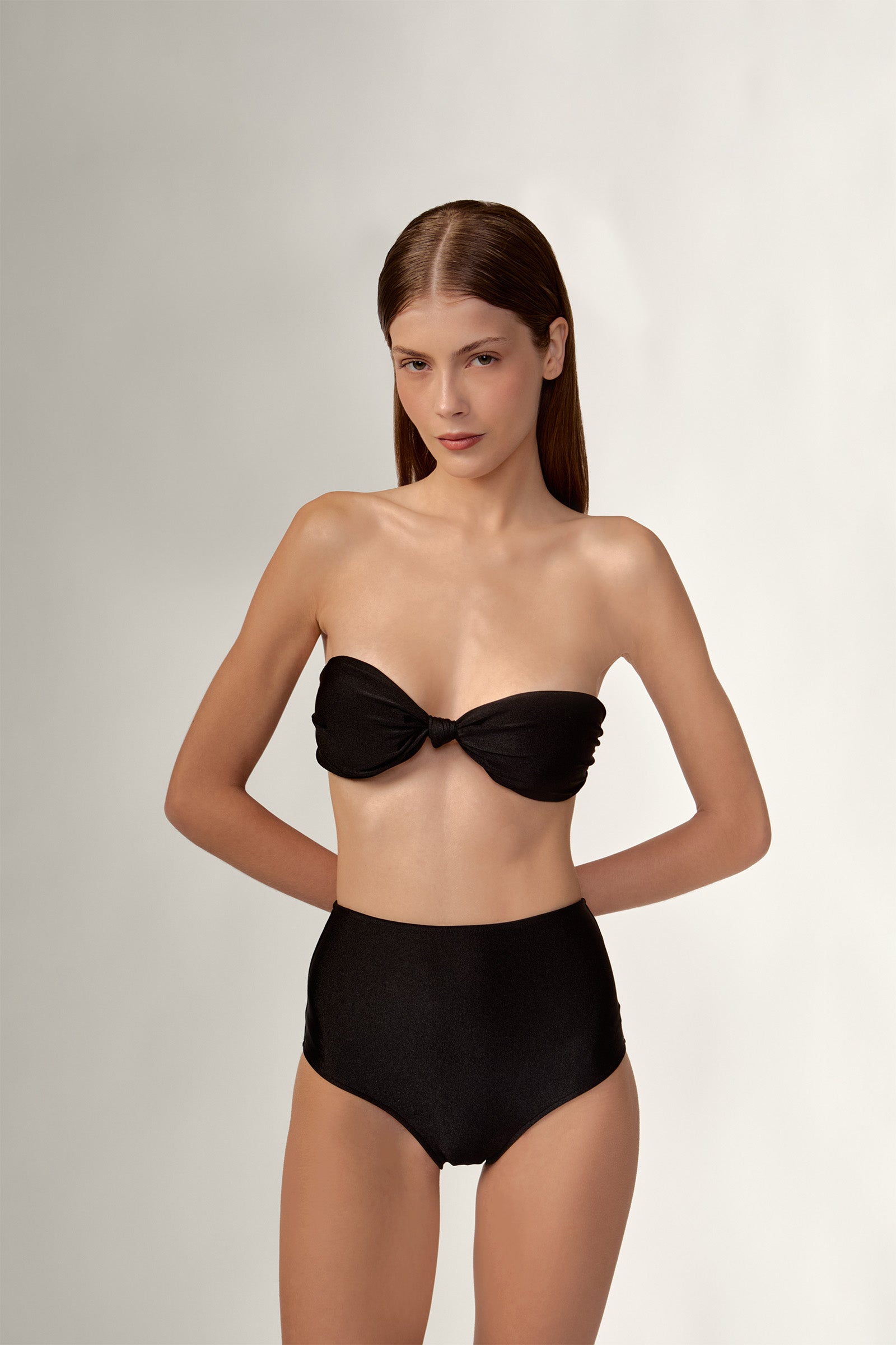 Biquini Hot Pants Top Nó Timeless