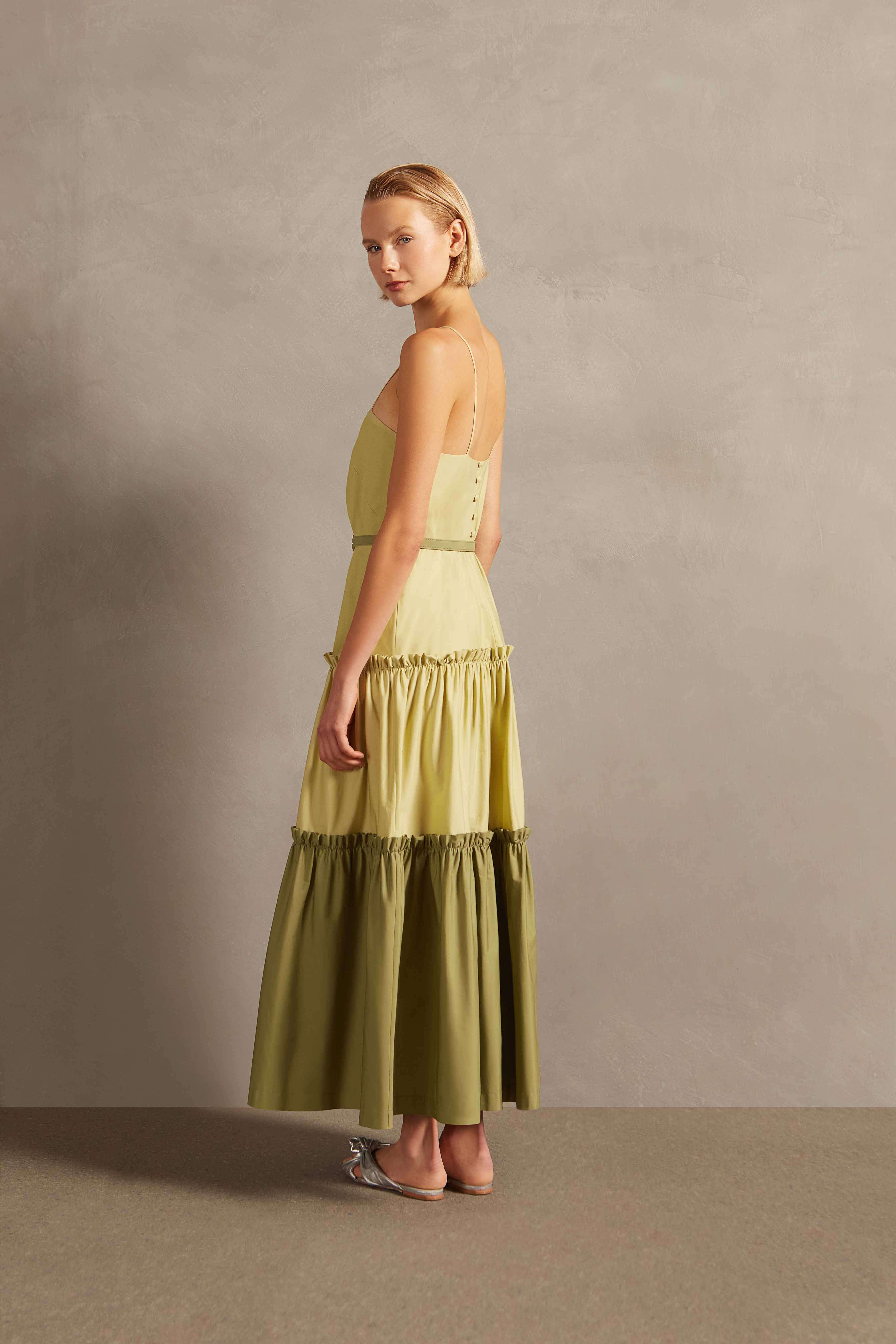 Vestido Camadas Jellyfish Liso