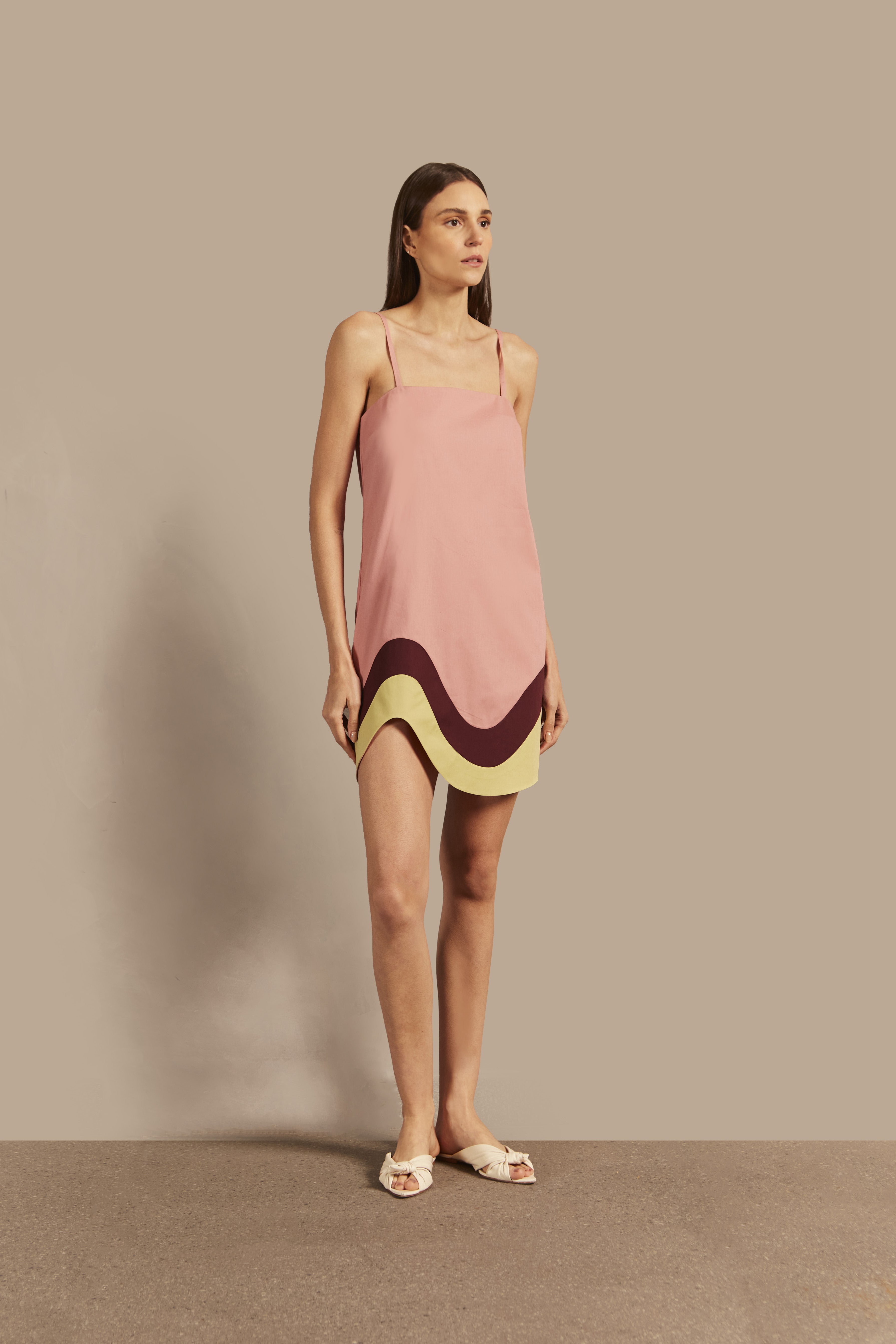 Vestido Curto Giardino Liso