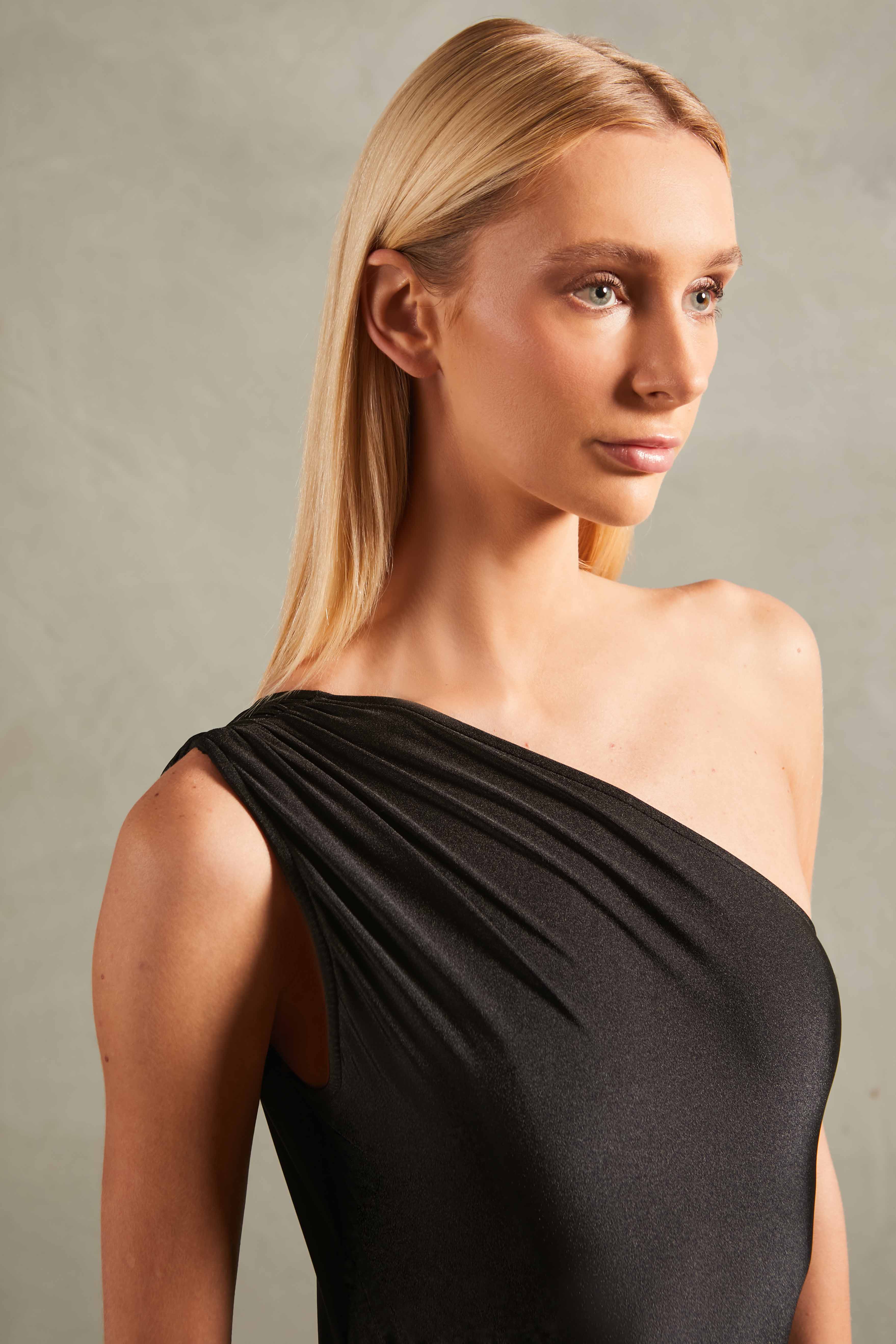 Maiô Ombro Só Timeless