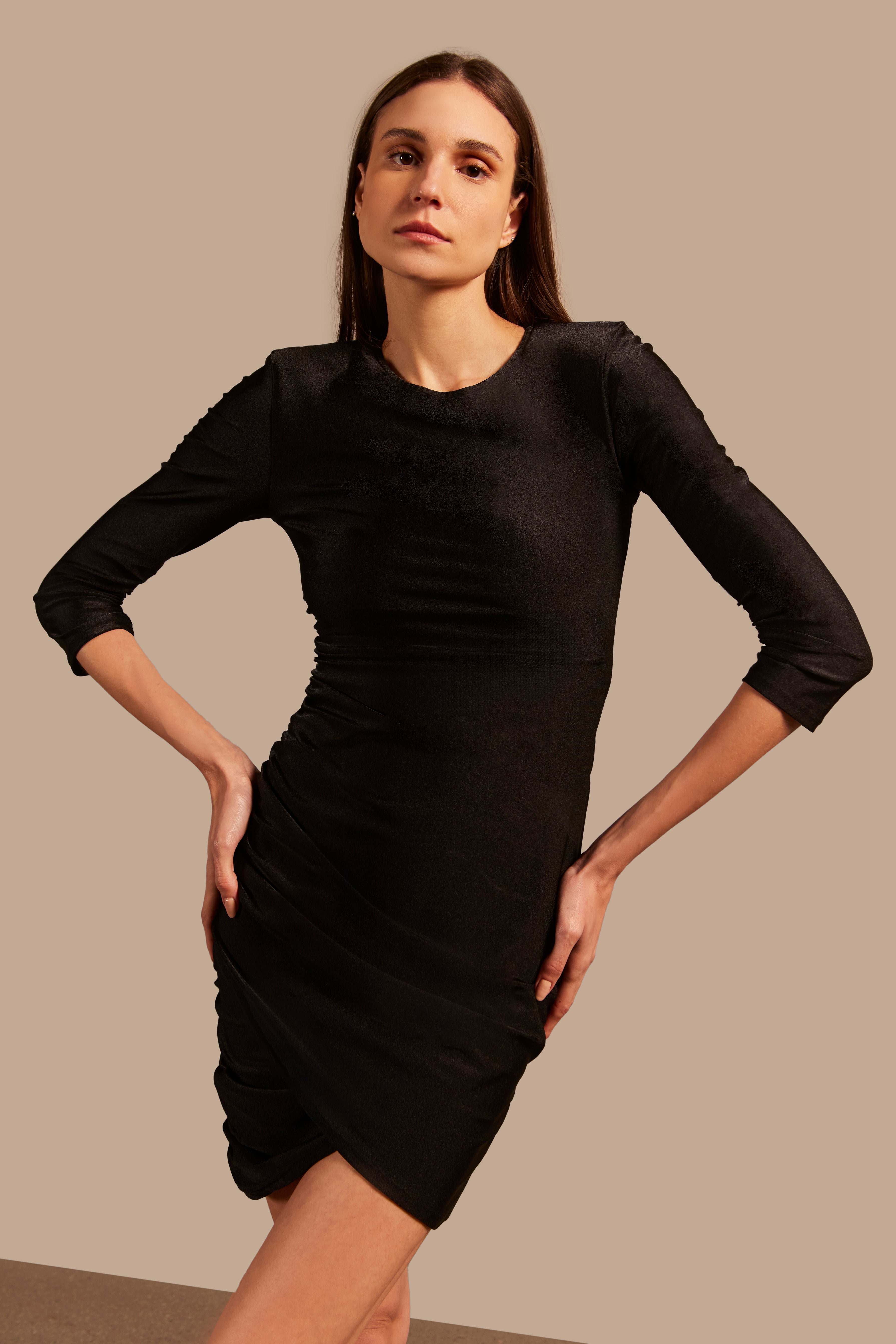 Vestido Curto Franzido Timeless