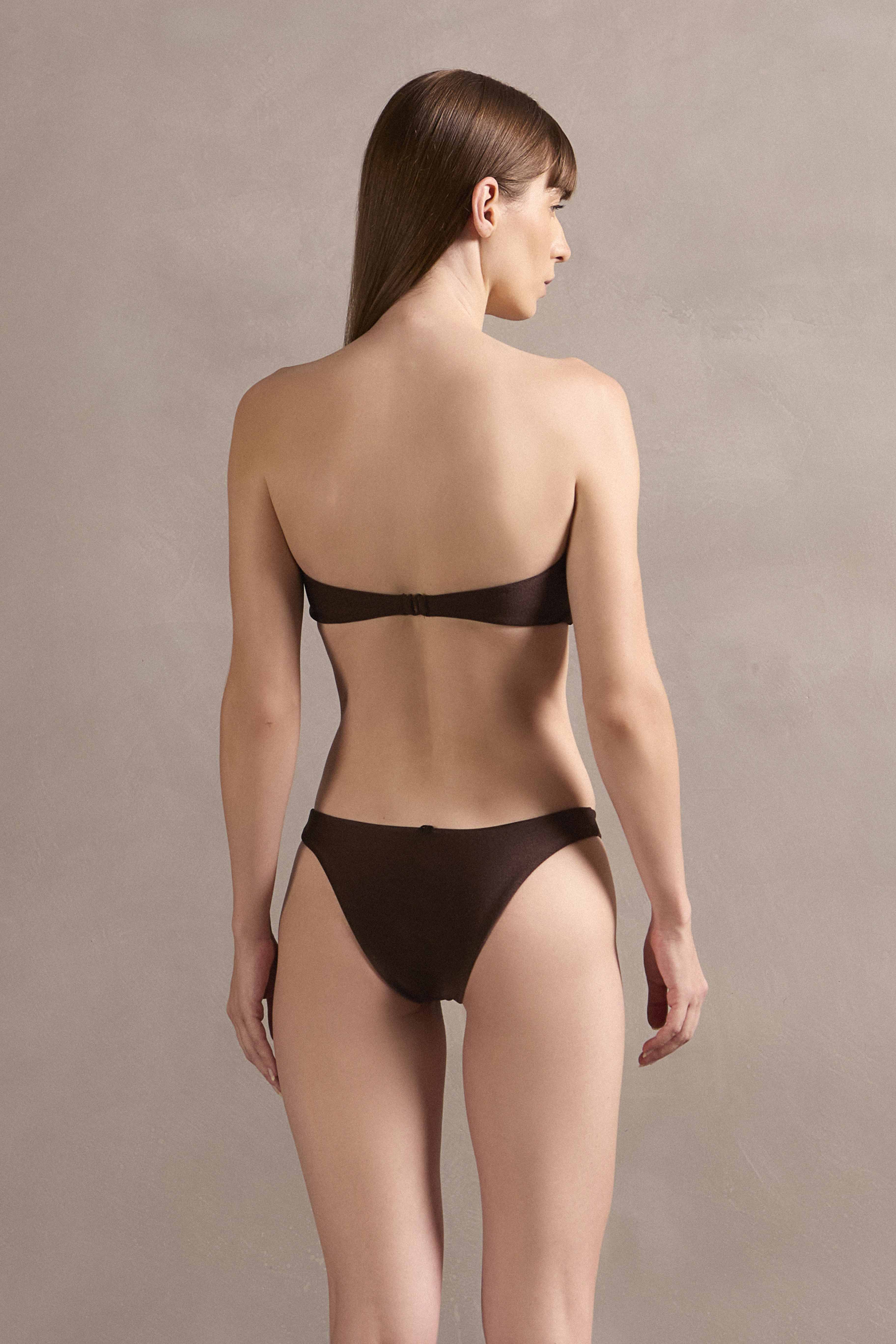 Biquini Tomara que Caia Detalhe Acrílico Mobile