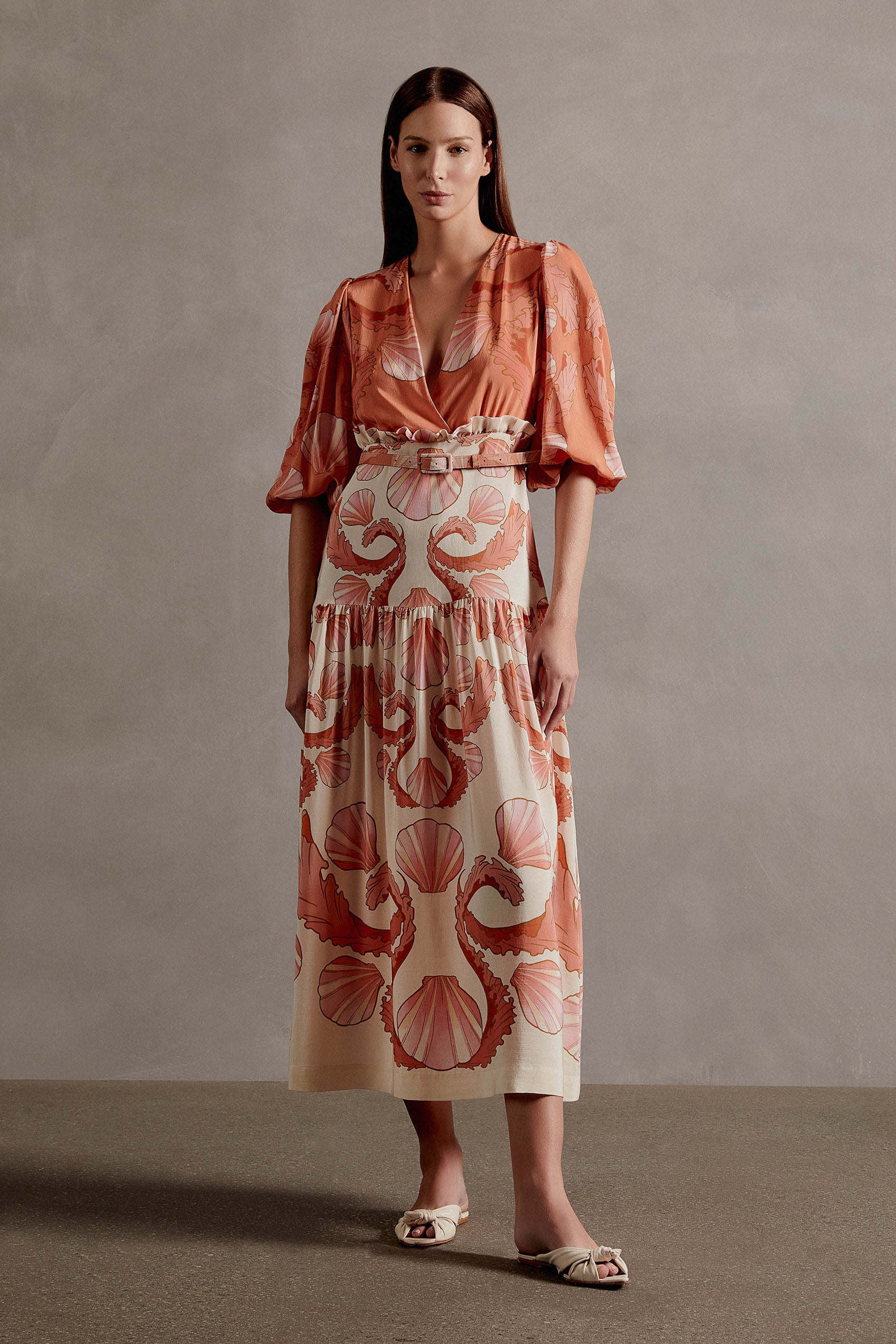 Vestido Longo Decote V Detalhe Fivela Conchas