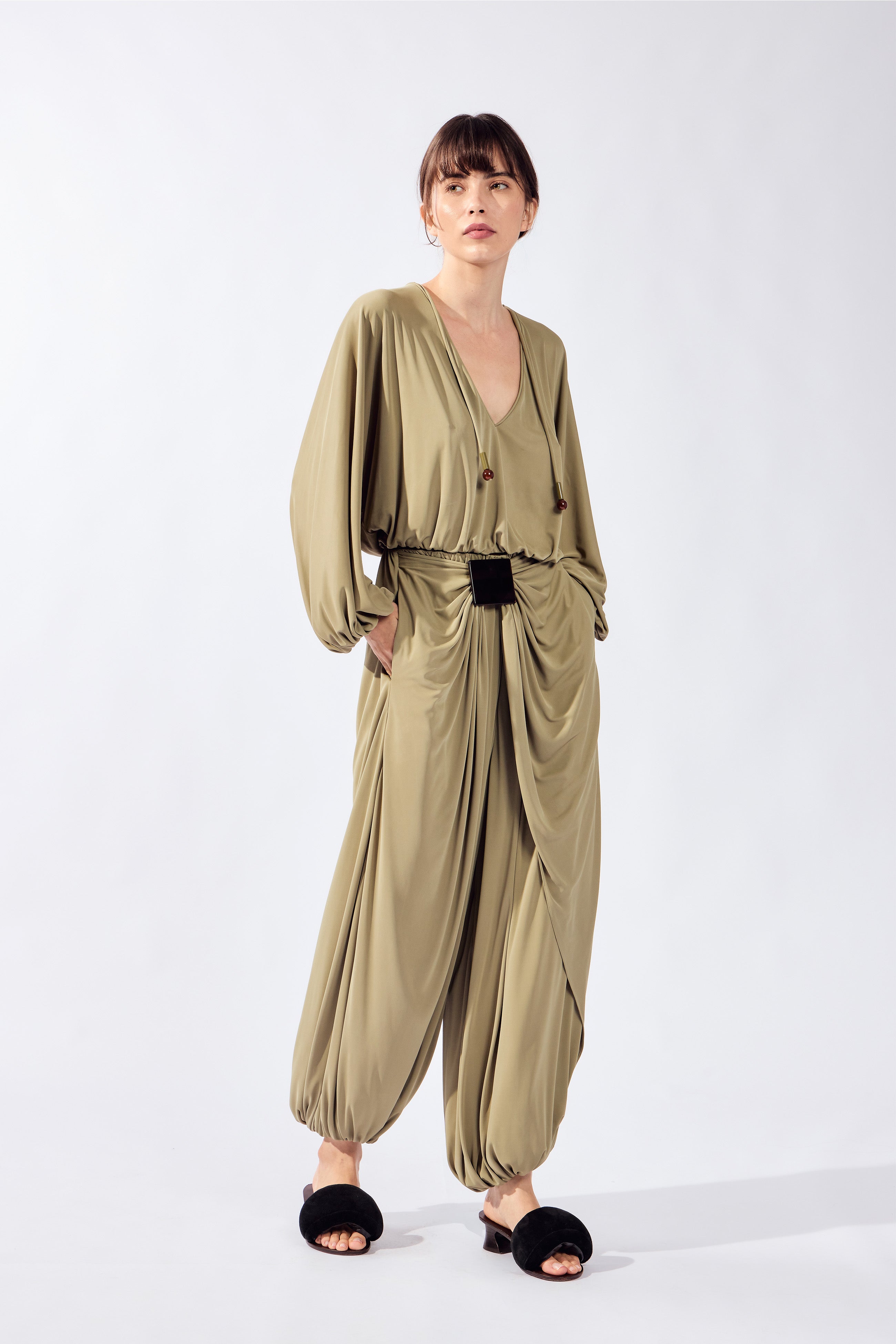 Blusa Decote V Flora Lisos