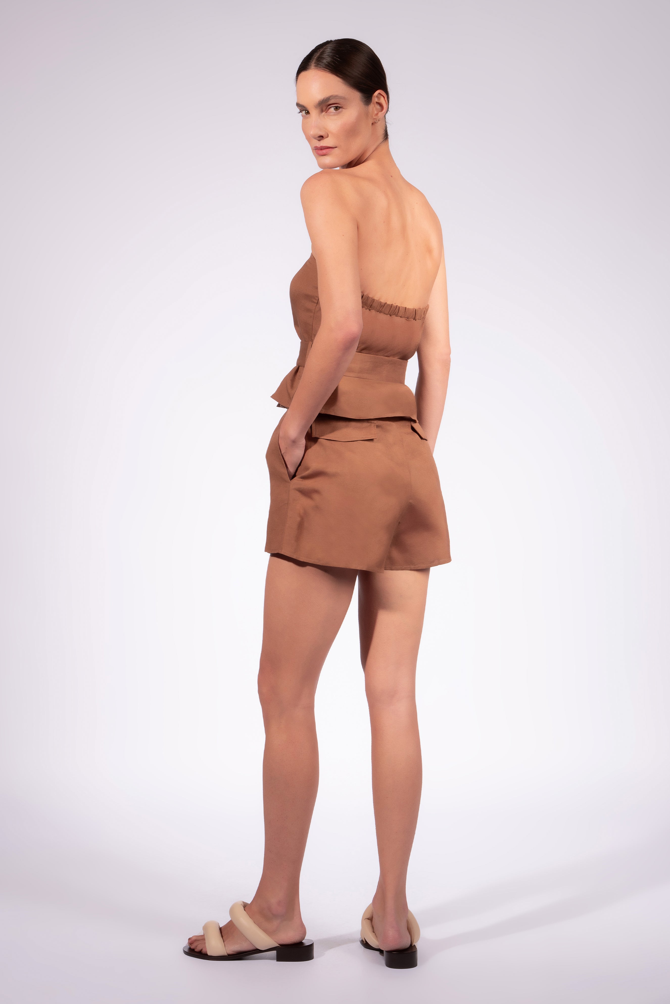 Blusa Tomara Que Caia Com Cinto Pois e Foliage Lisos