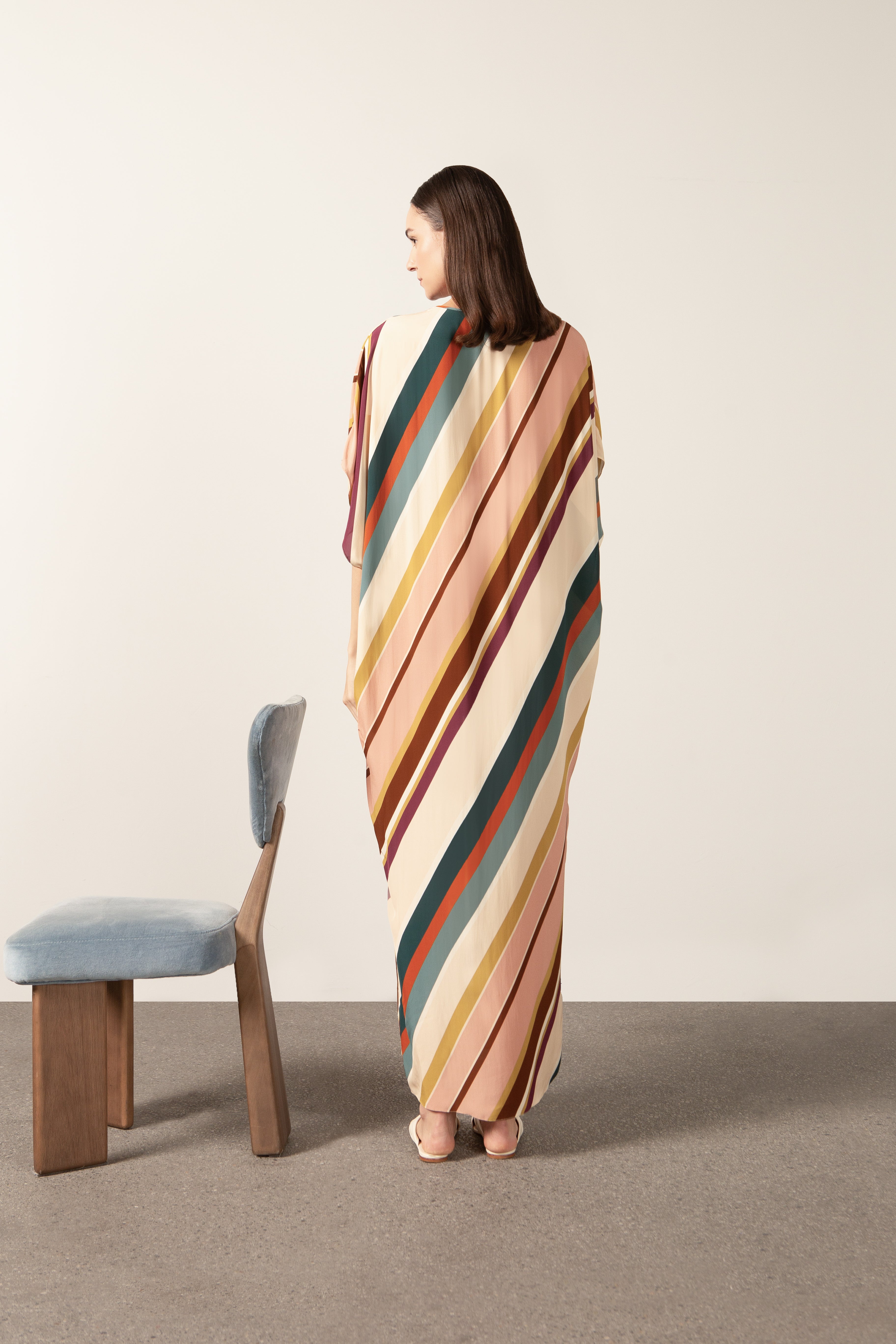 Kaftan Longo Decote V Listras Diagonais