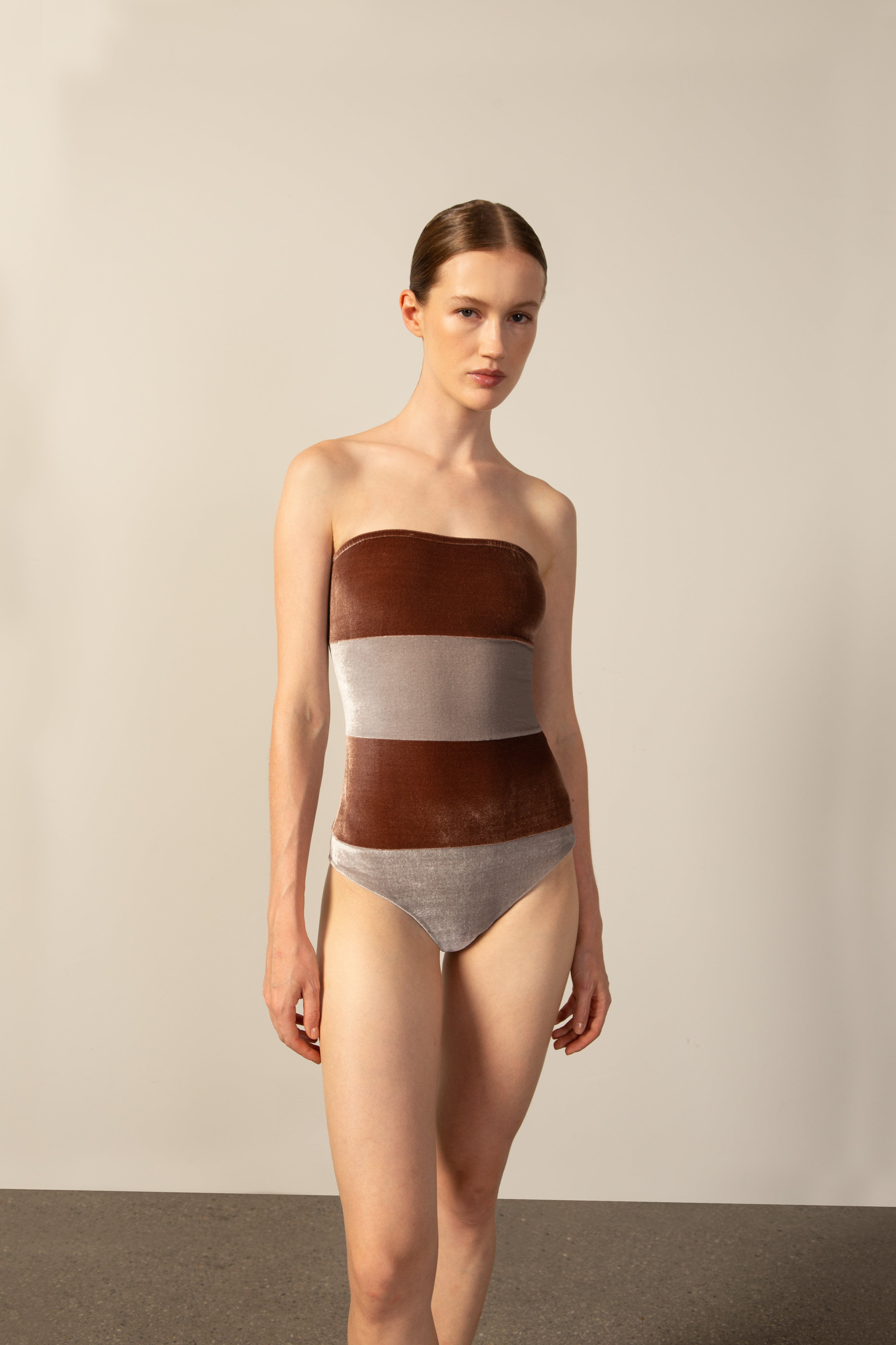 Maiô Tomara que Caia Veludo Noblesse