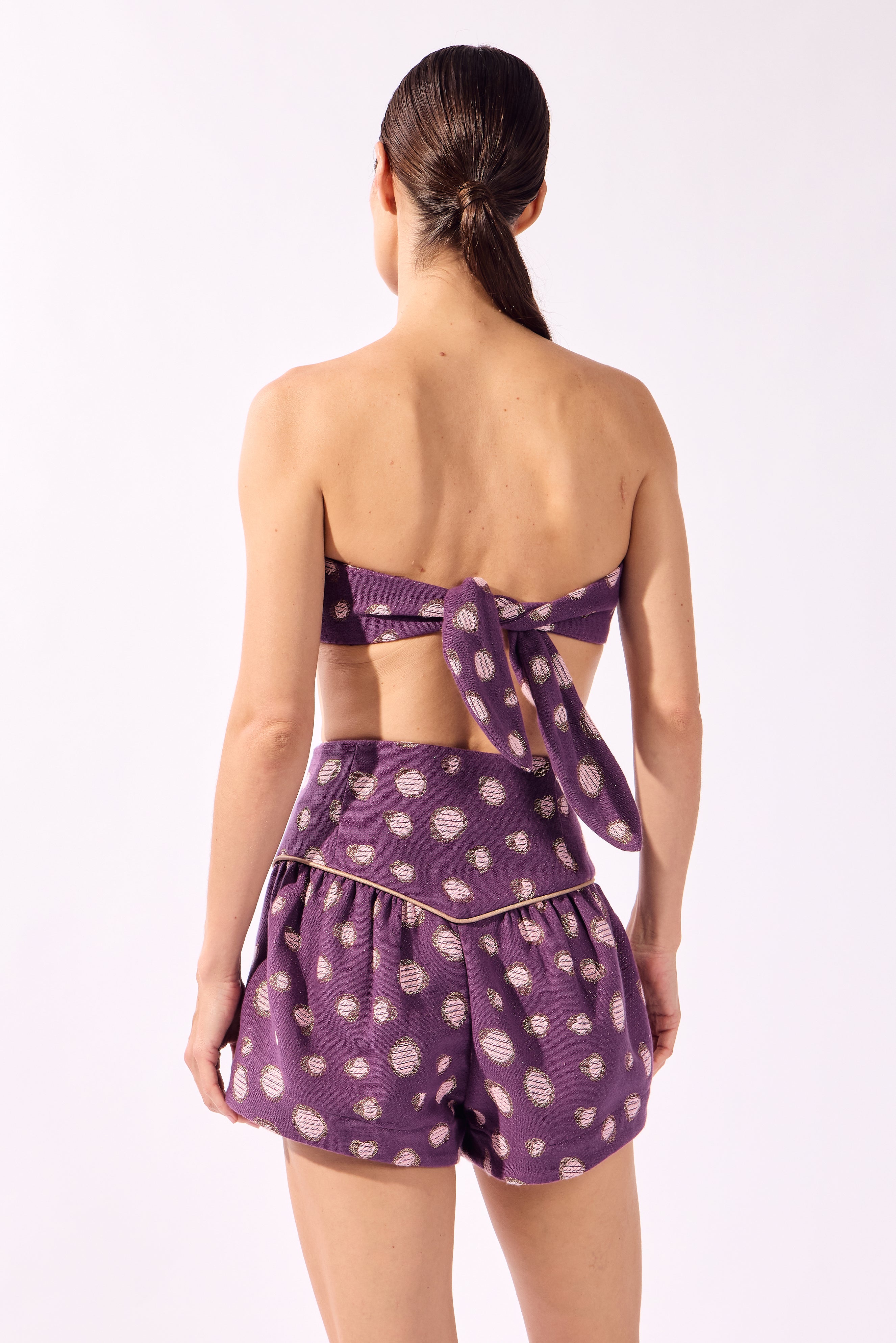 Shorts Curto Recorte Jacquard Lina Pois