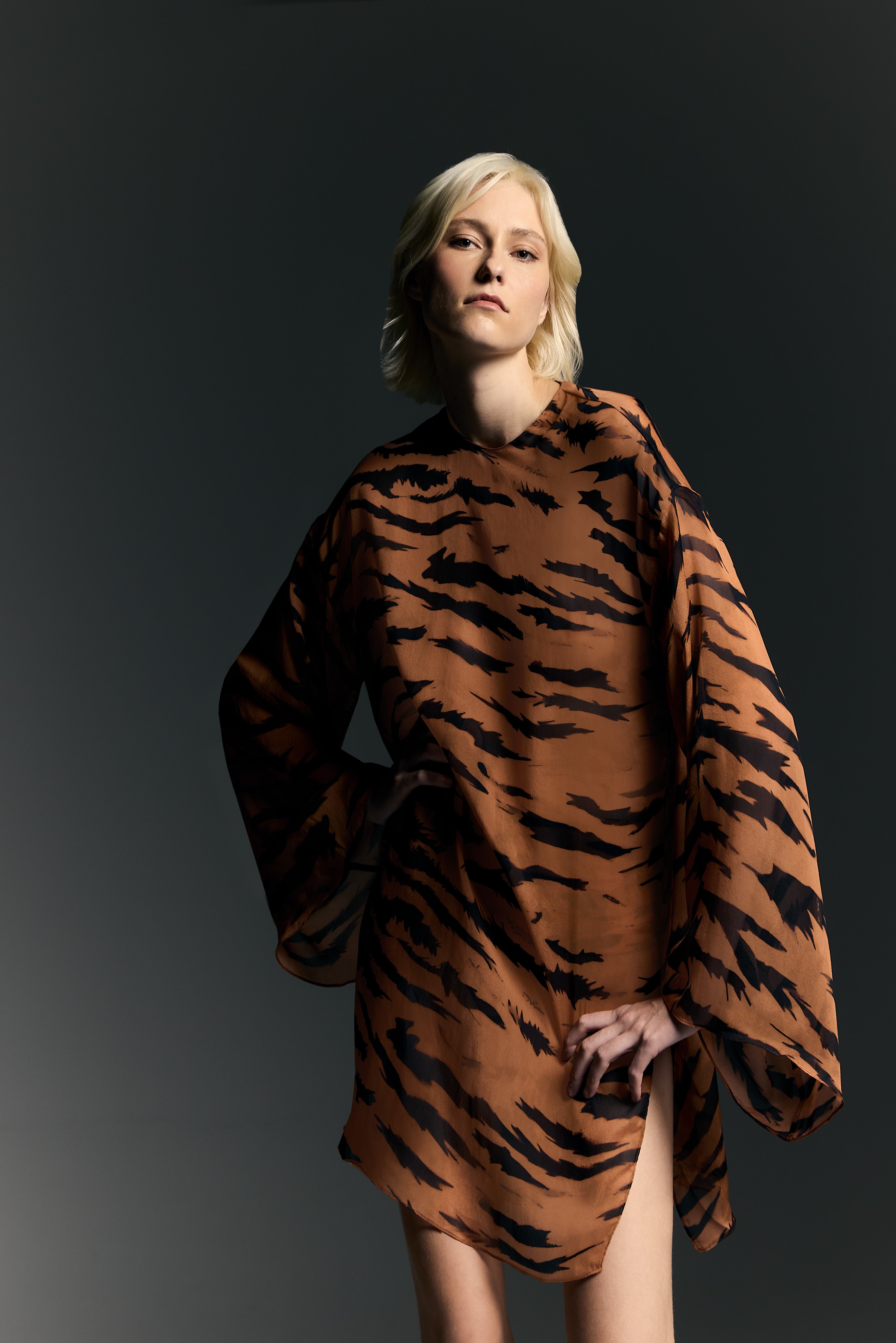 Vestido Curto Manga Fluída Sabine Getty