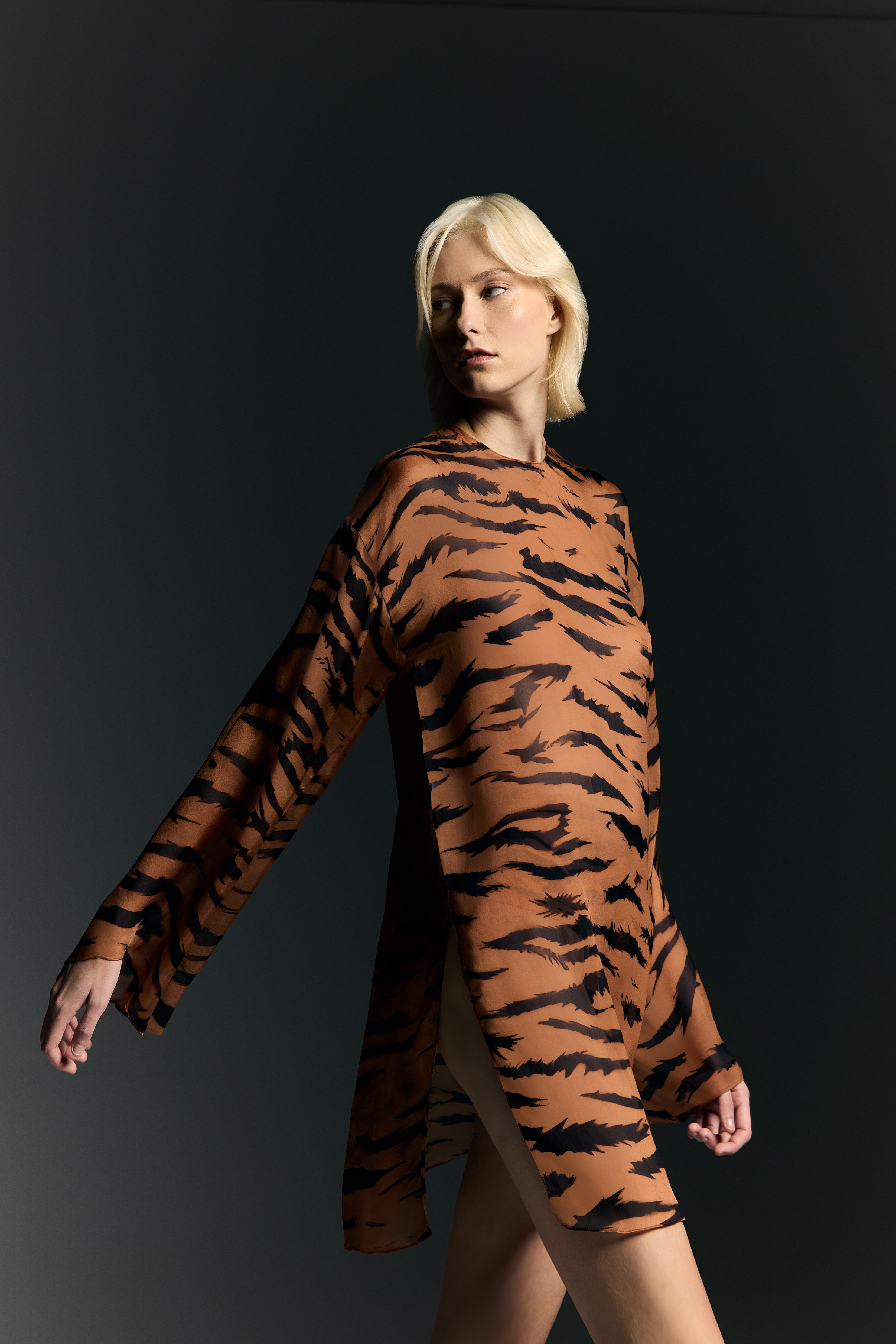 Vestido Curto Manga Fluída Sabine Getty