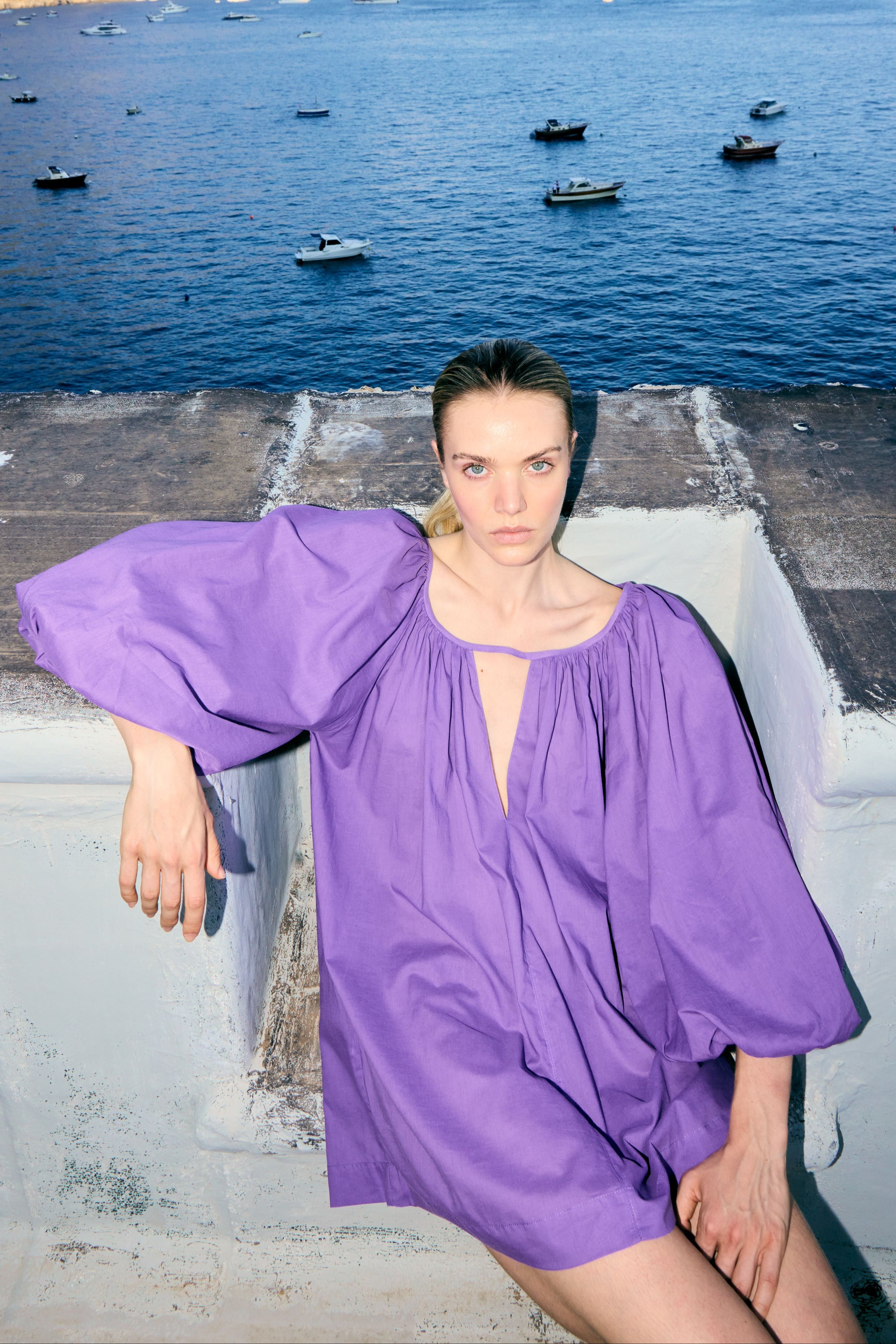 Vestido Curto Manga Bufante Liso