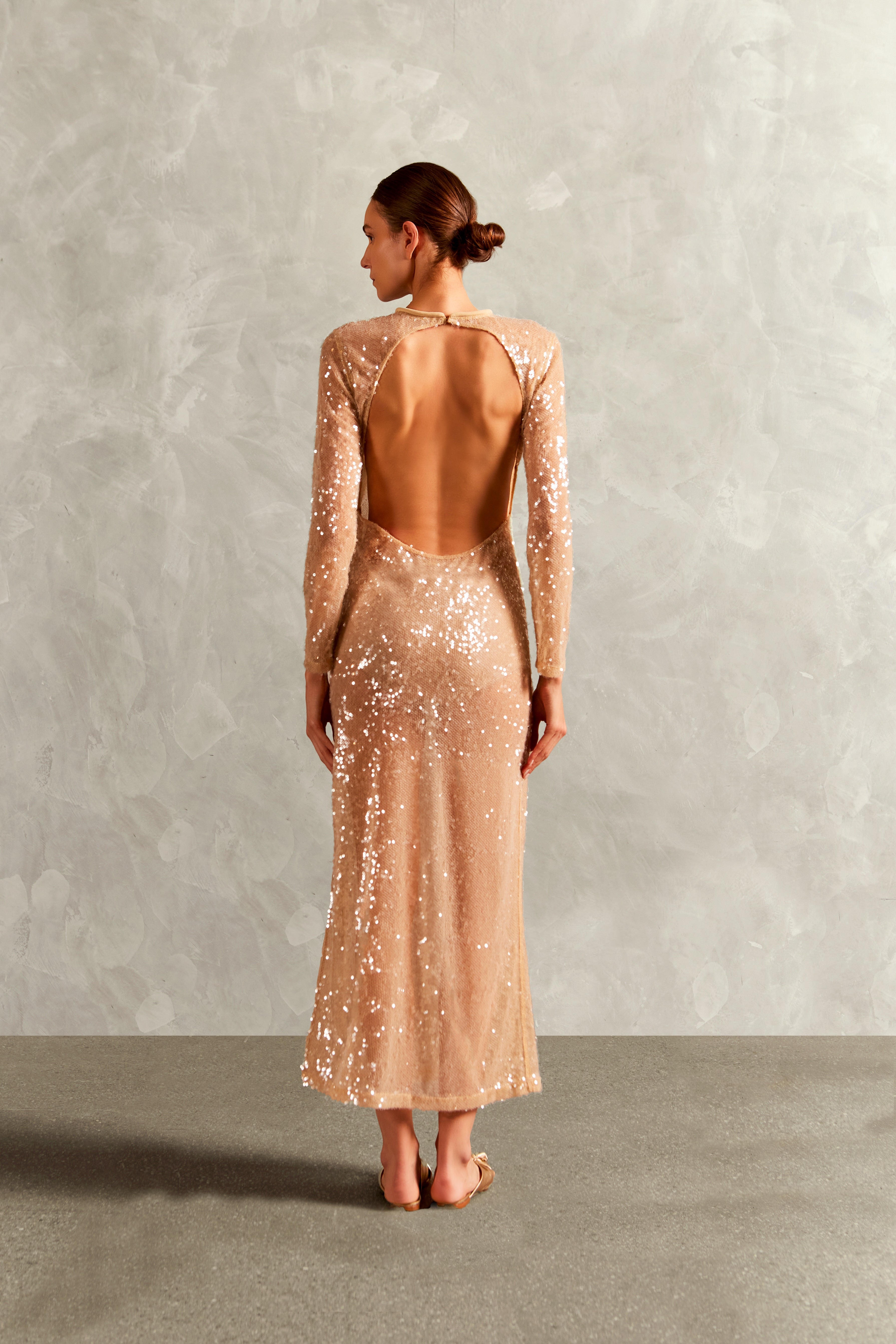 Vestido Manga Longa Decote Costas Paetê