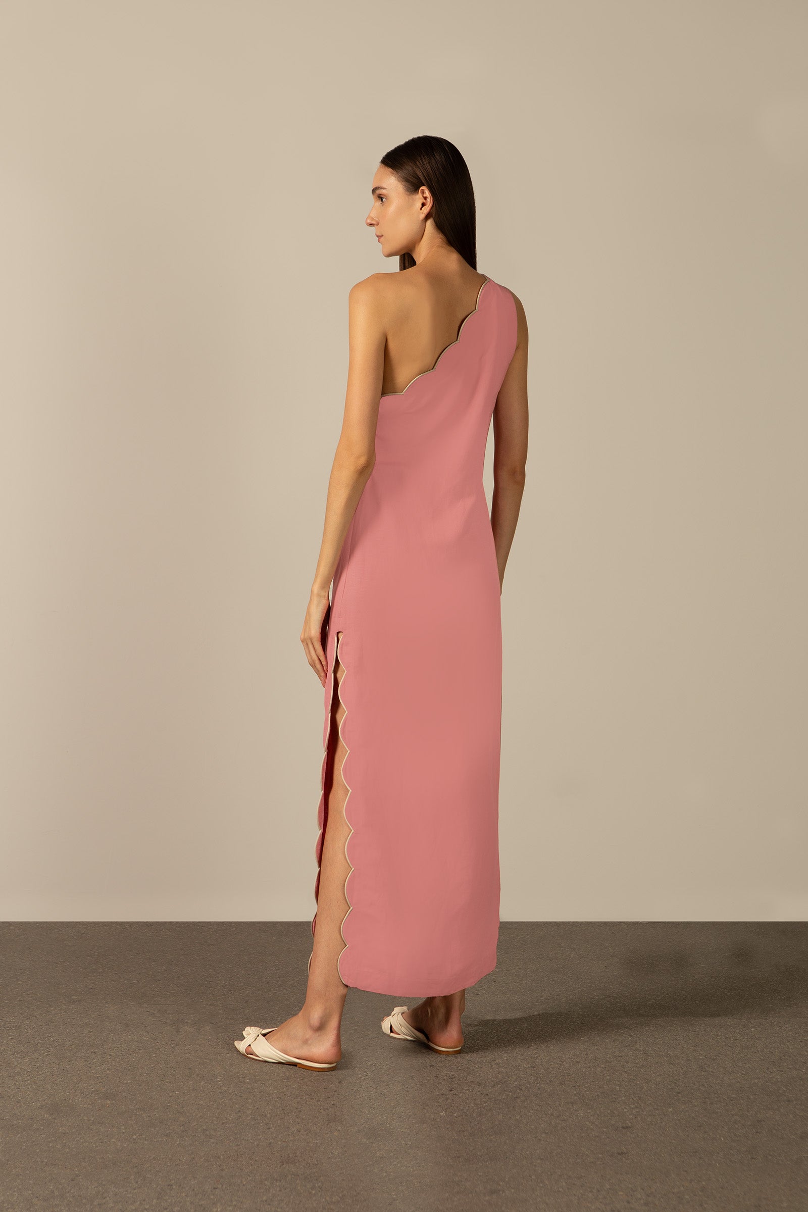 Vestido Longo Ombro Só Com Fendas Linho