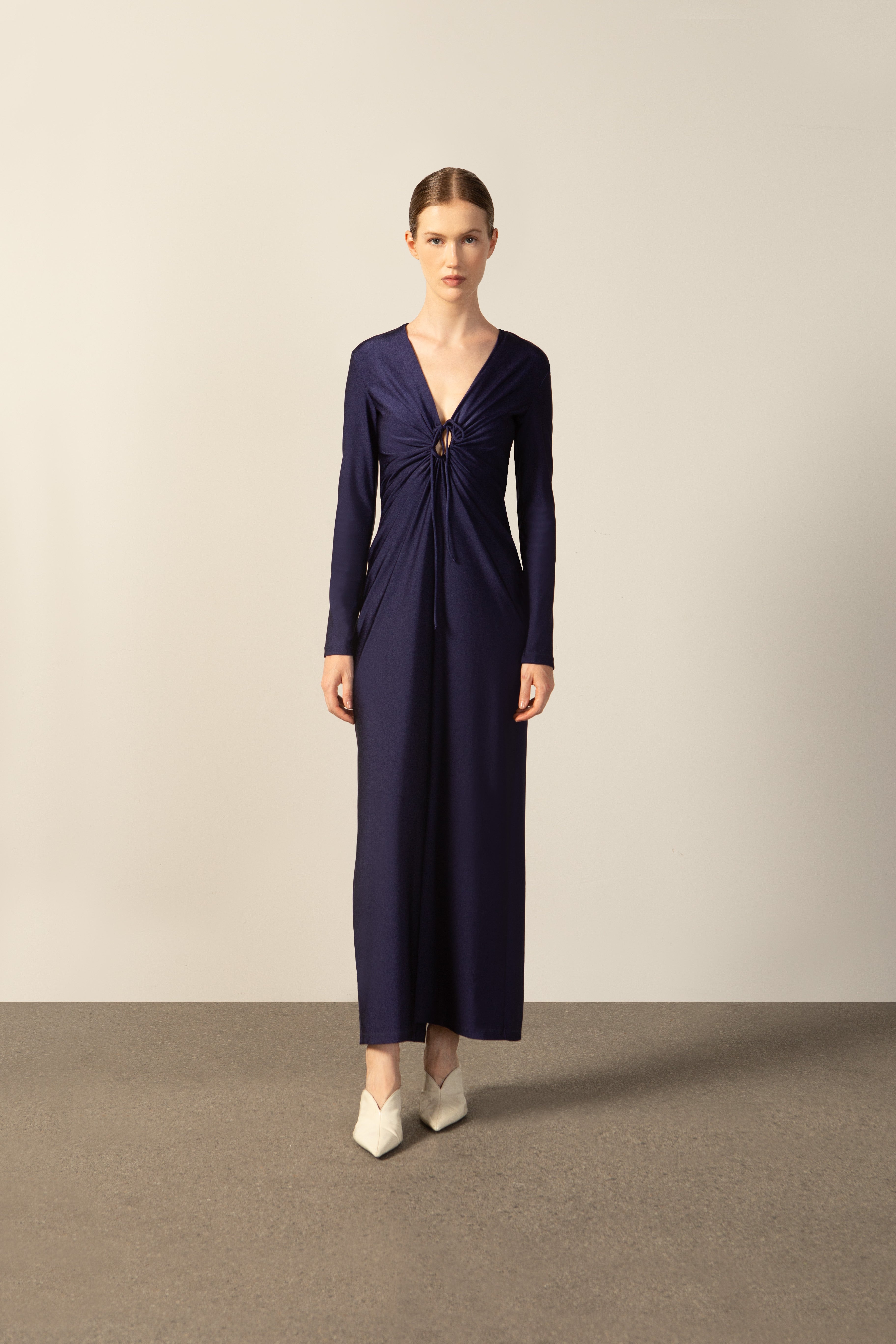 Vestido Longo Decote V Franzido Liso