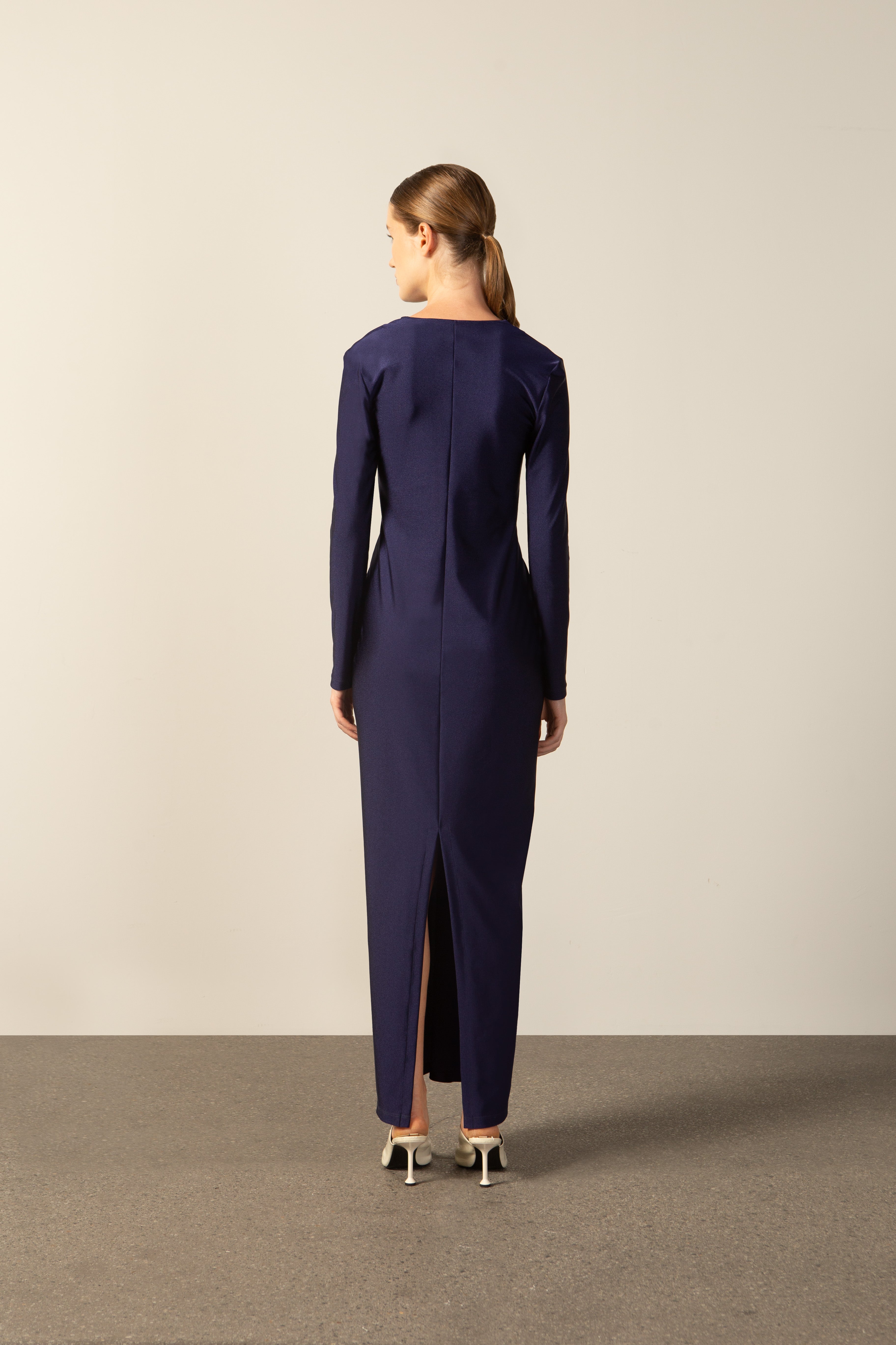 Vestido Longo Decote V Franzido Liso