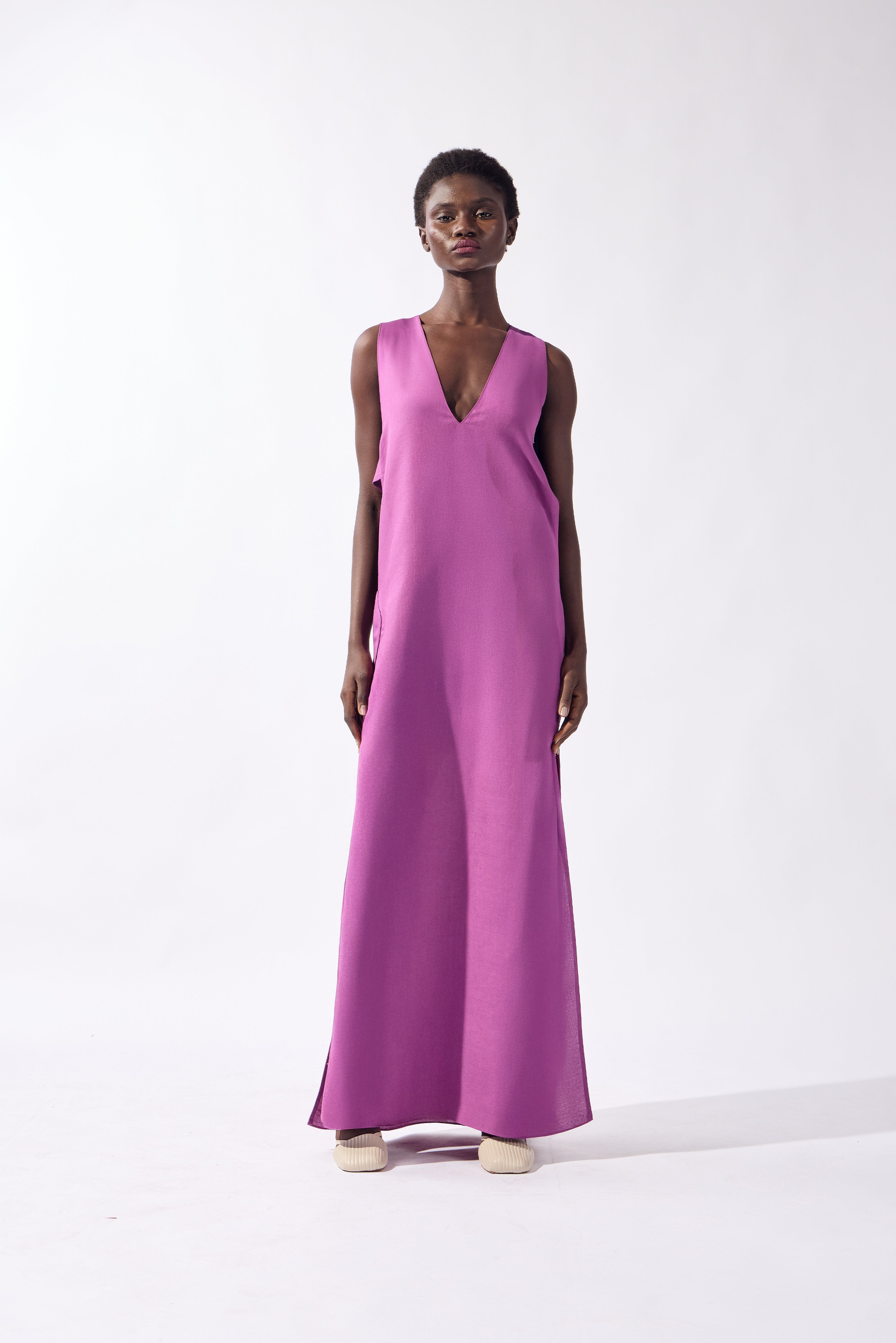 Vestido Longo Com Abertura Laterais Liso