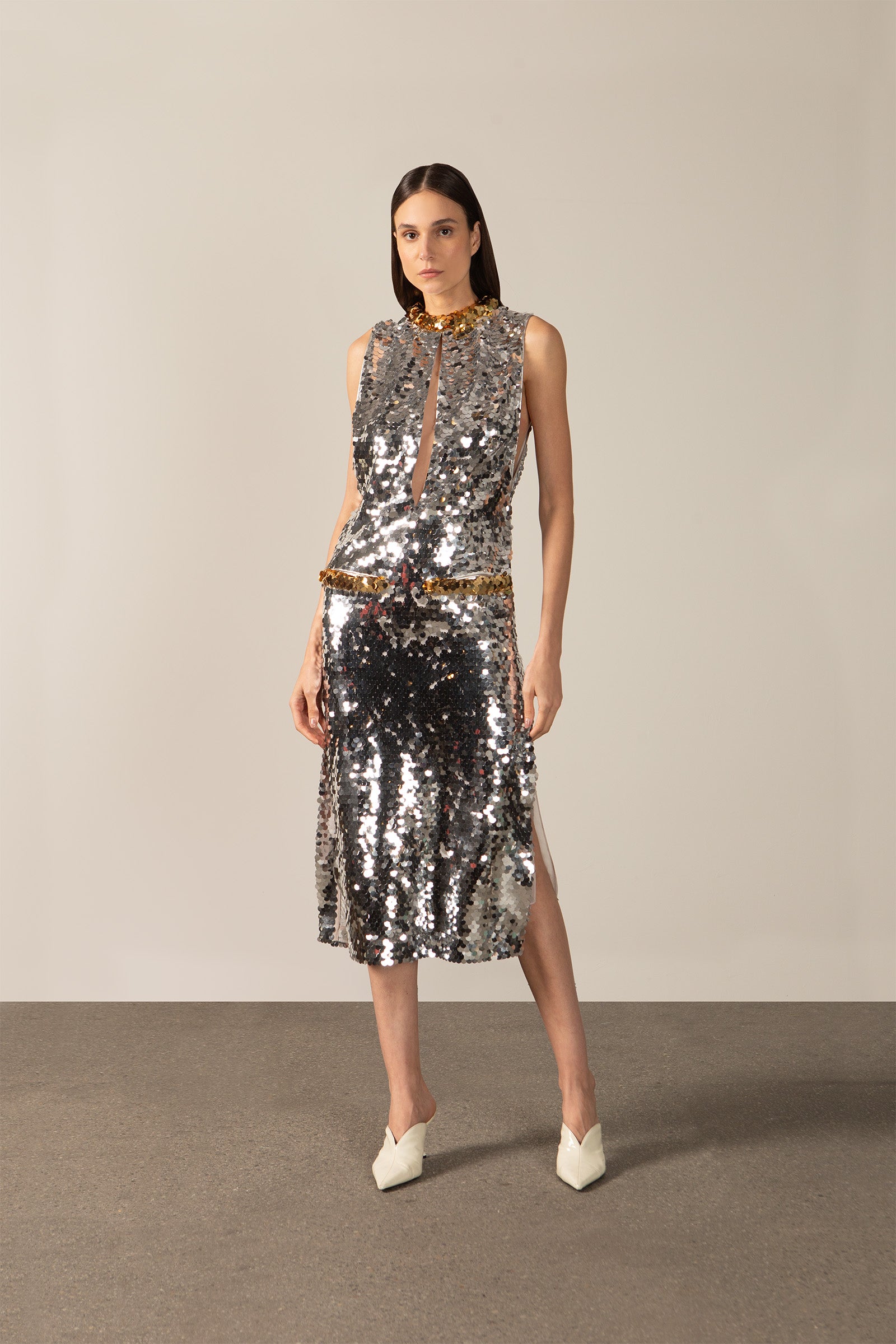 Vestido Midi Detalhe Gola Maxi Paetês