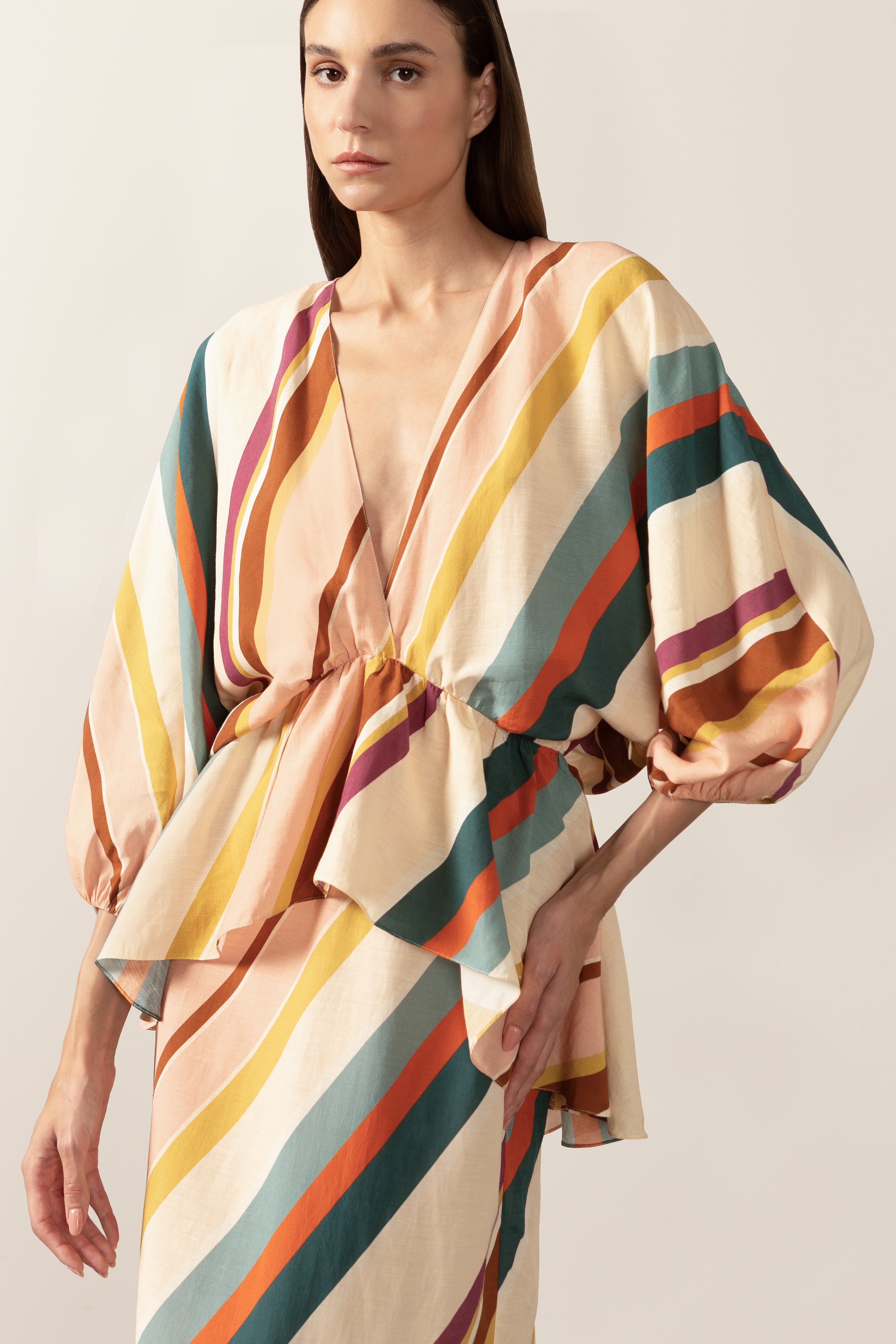 Vestido Midi Peplum Listras Diagonais