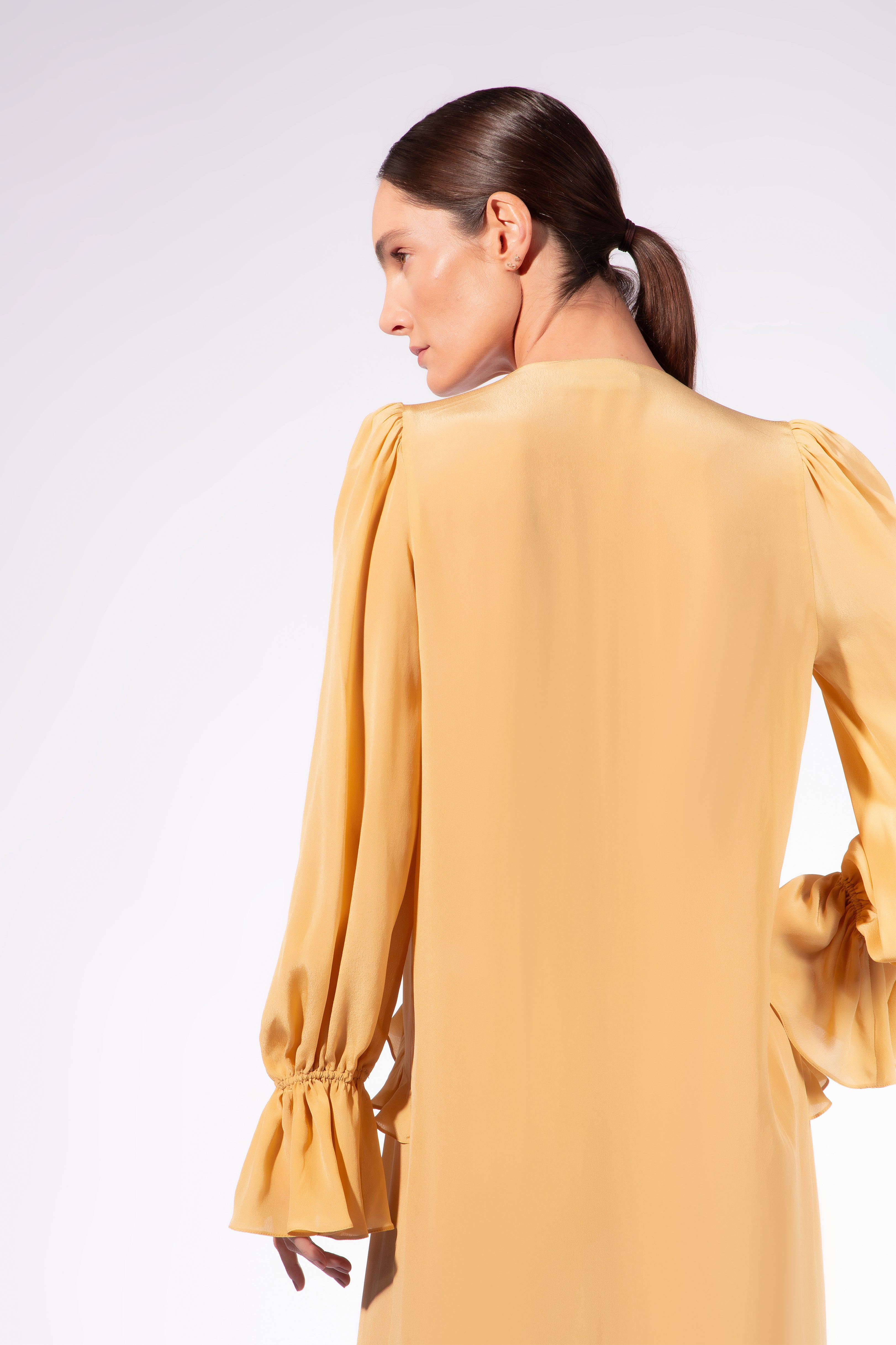 Vestido Longo Decote V e Babados