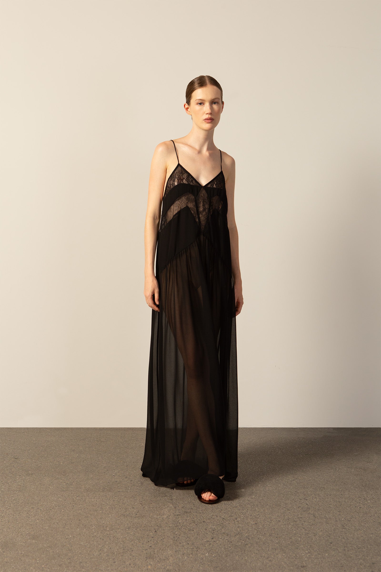 Vestido Longo Alças Detalhe Renda