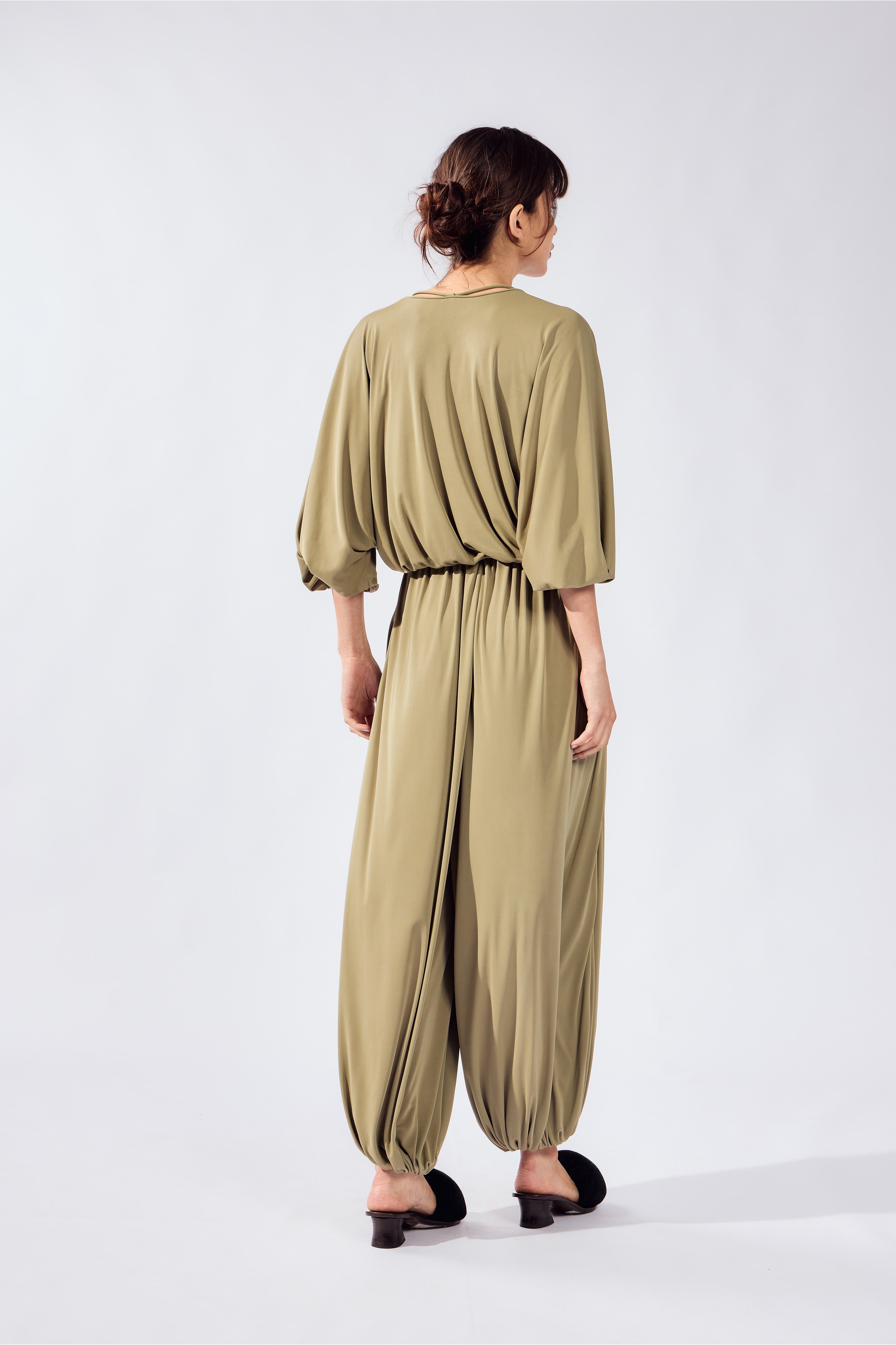Blusa Decote V Flora Lisos