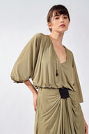 Blusa Decote V Flora Lisos