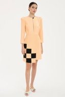 Vestido Curto Assimétrico Aplicações