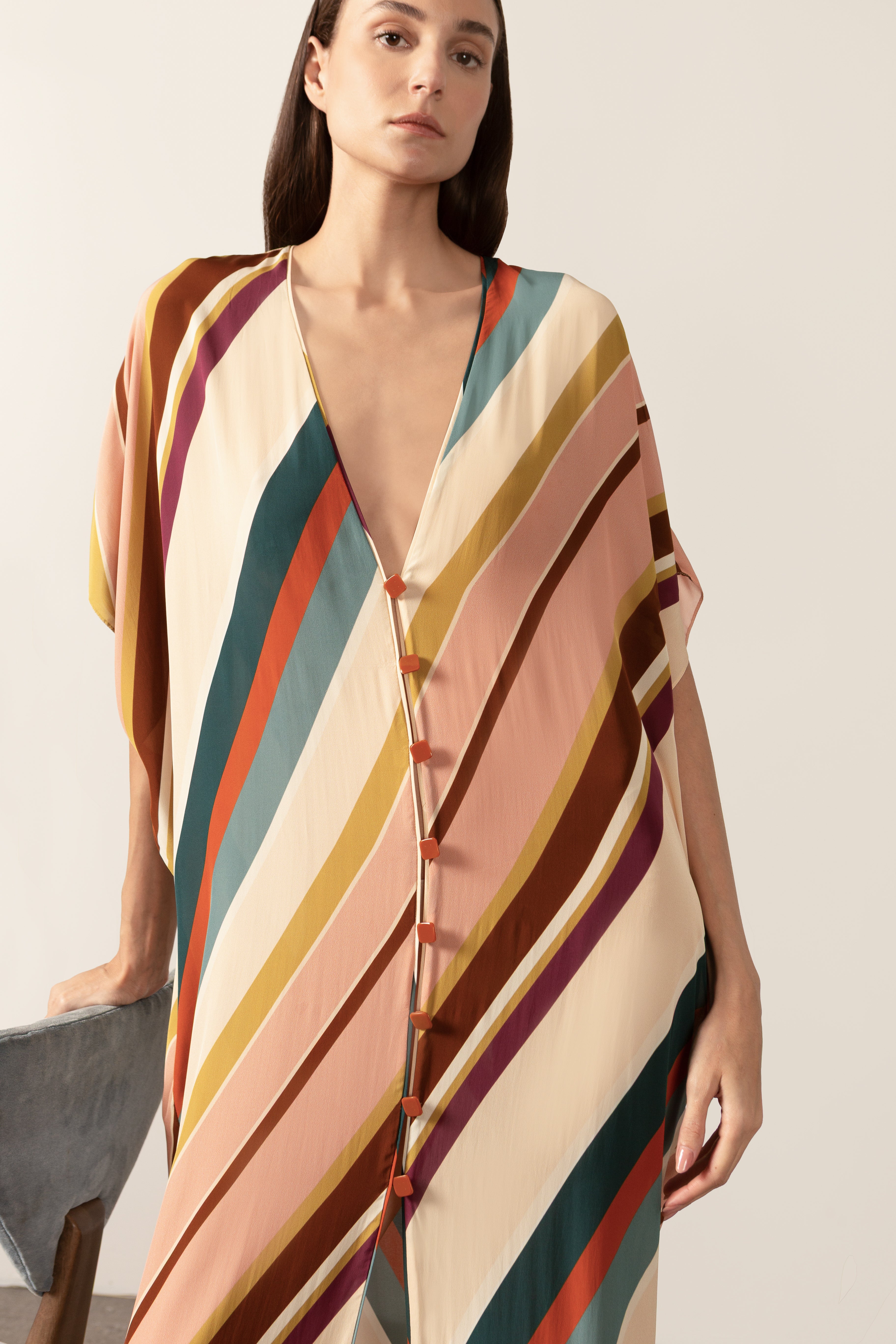 Kaftan Longo Decote V Listras Diagonais