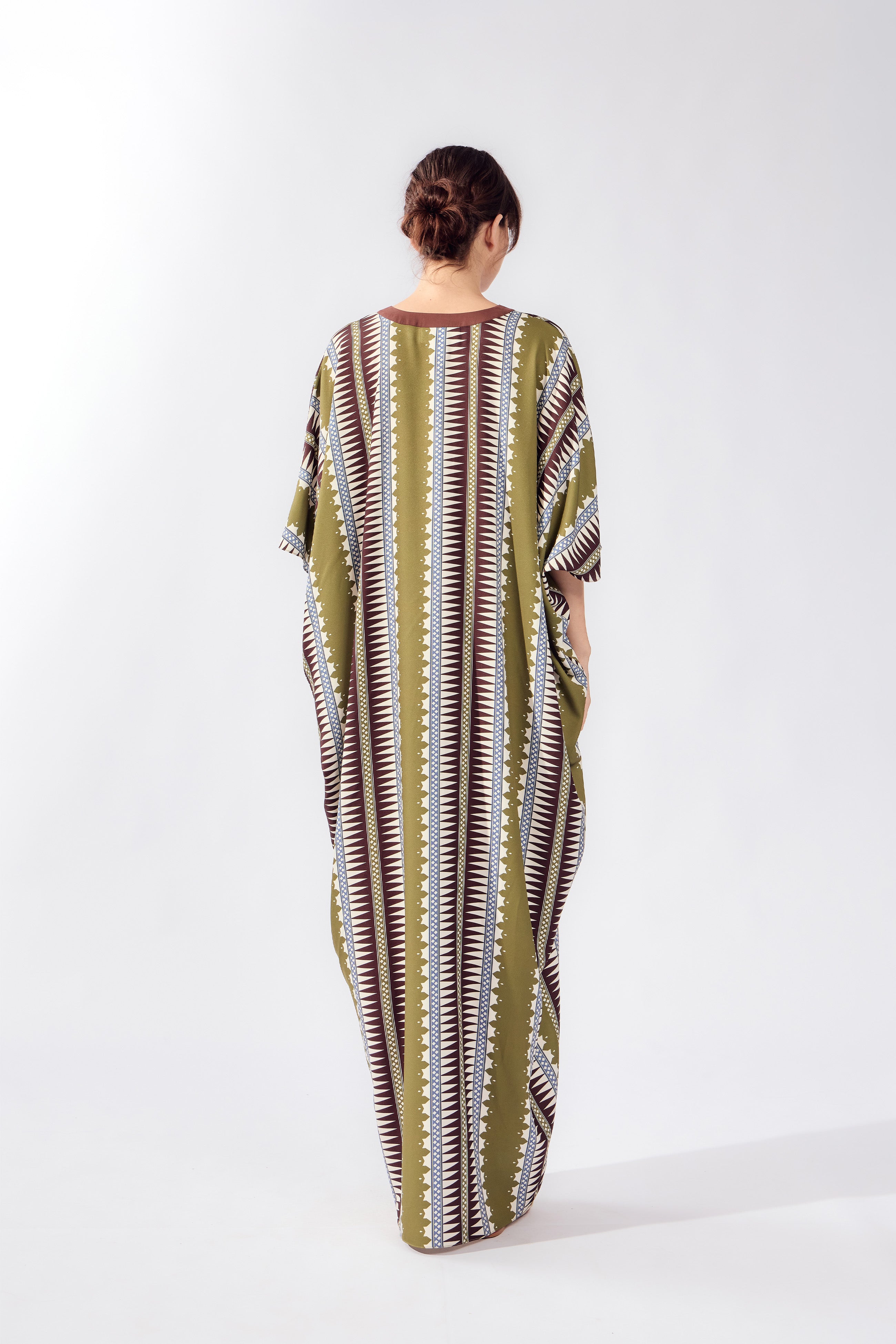 Kaftan Longo Decote V Backgammon Frame