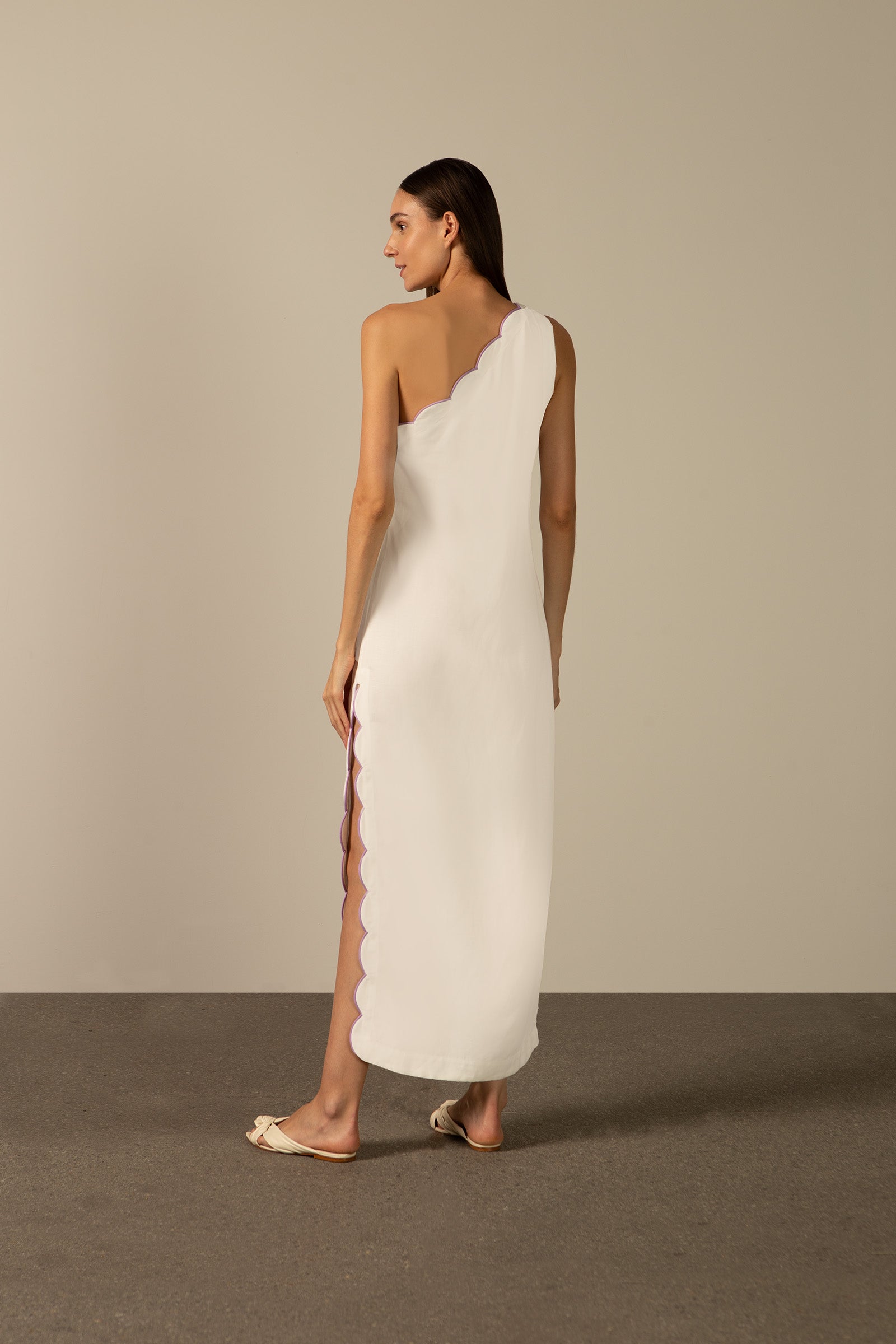 Vestido Longo Ombro Só Com Fendas Linho