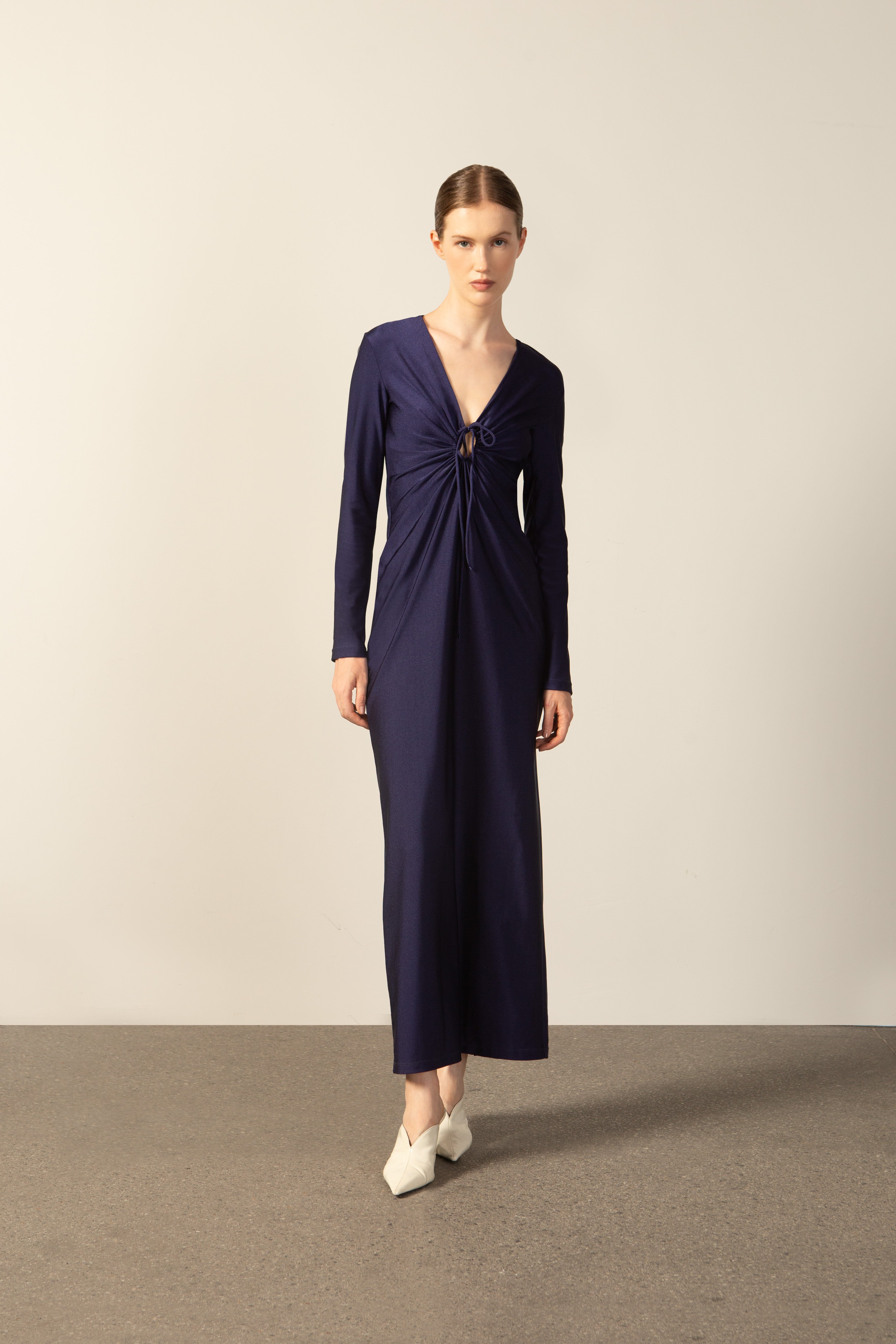 Vestido Longo Decote V Franzido Liso