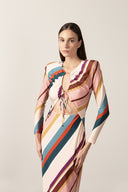 Vestido Longo Decote Franzido Listras Diagonais