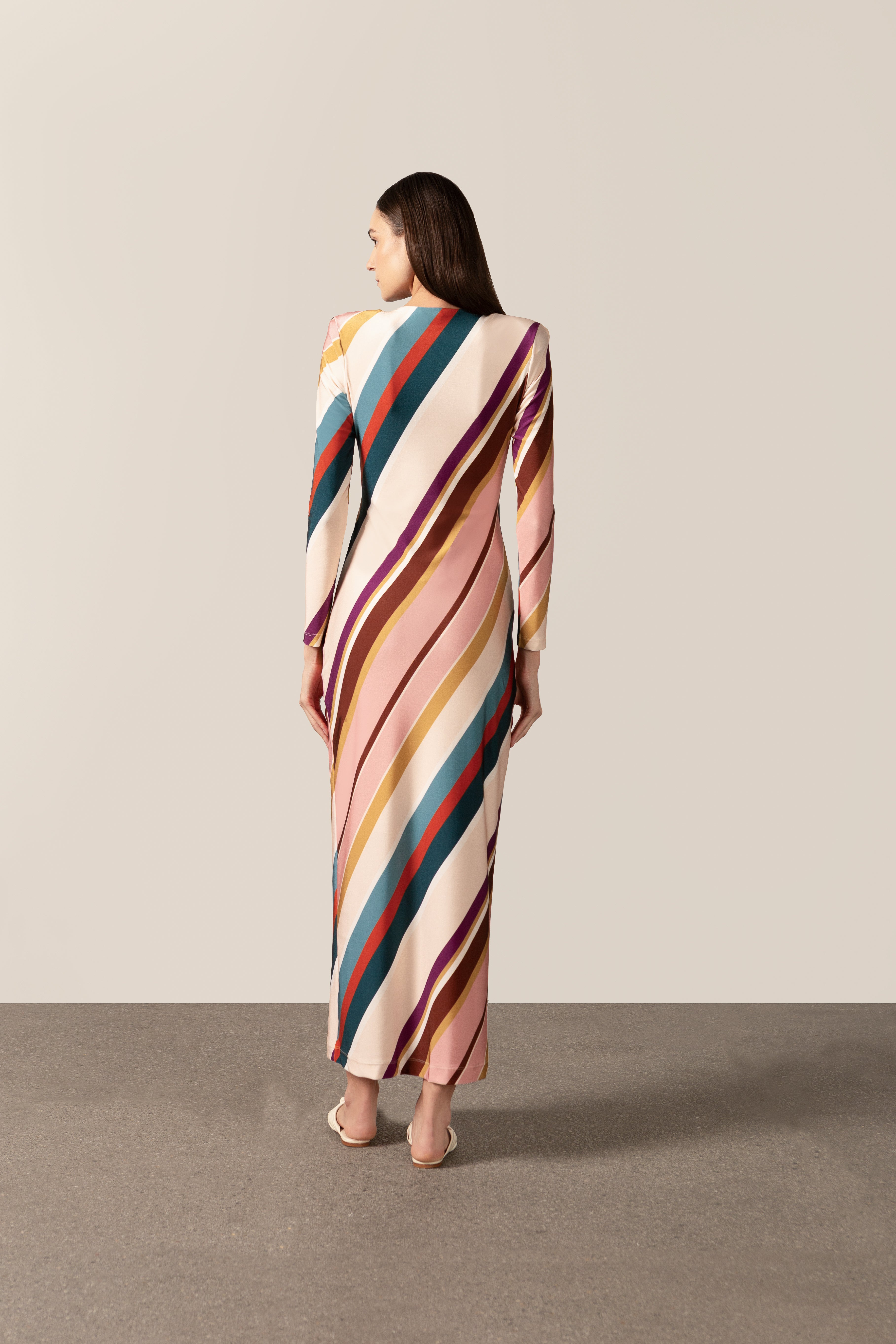 Vestido Longo Decote Franzido Listras Diagonais