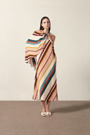 Vestido Midi Com Capa Listras Diagonais