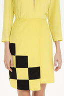 Vestido Curto Assimétrico Aplicações